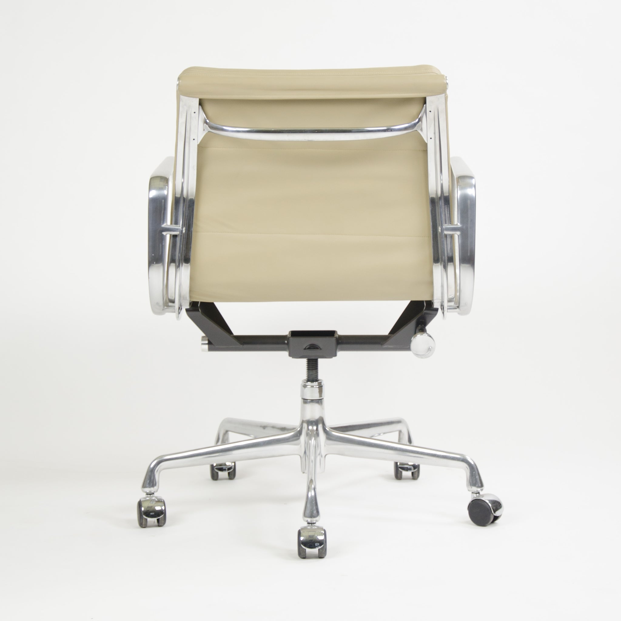 SOLD Herman Miller Eames Soft Pad Aluminum Group Chair Tan Leather MINT 2007 2x Avail