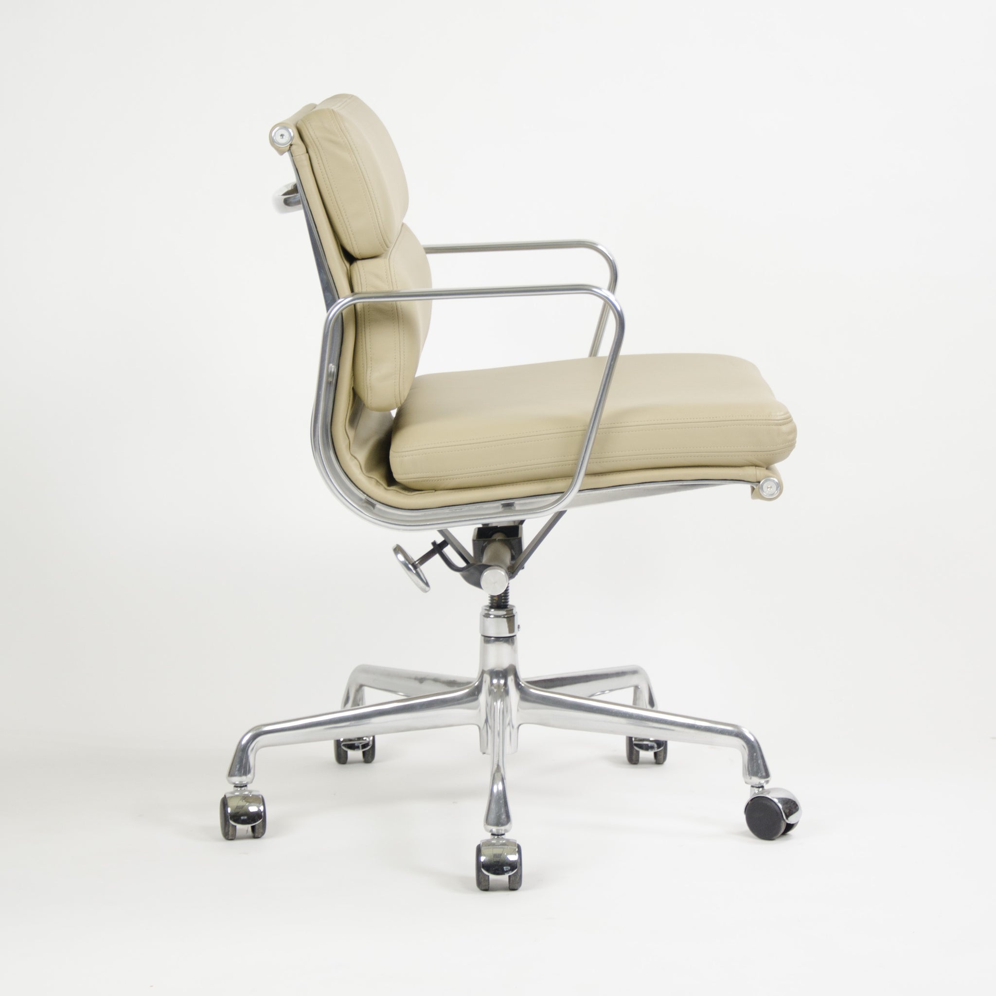 SOLD Herman Miller Eames Soft Pad Aluminum Group Chair Tan Leather MINT 2007 2x Avail