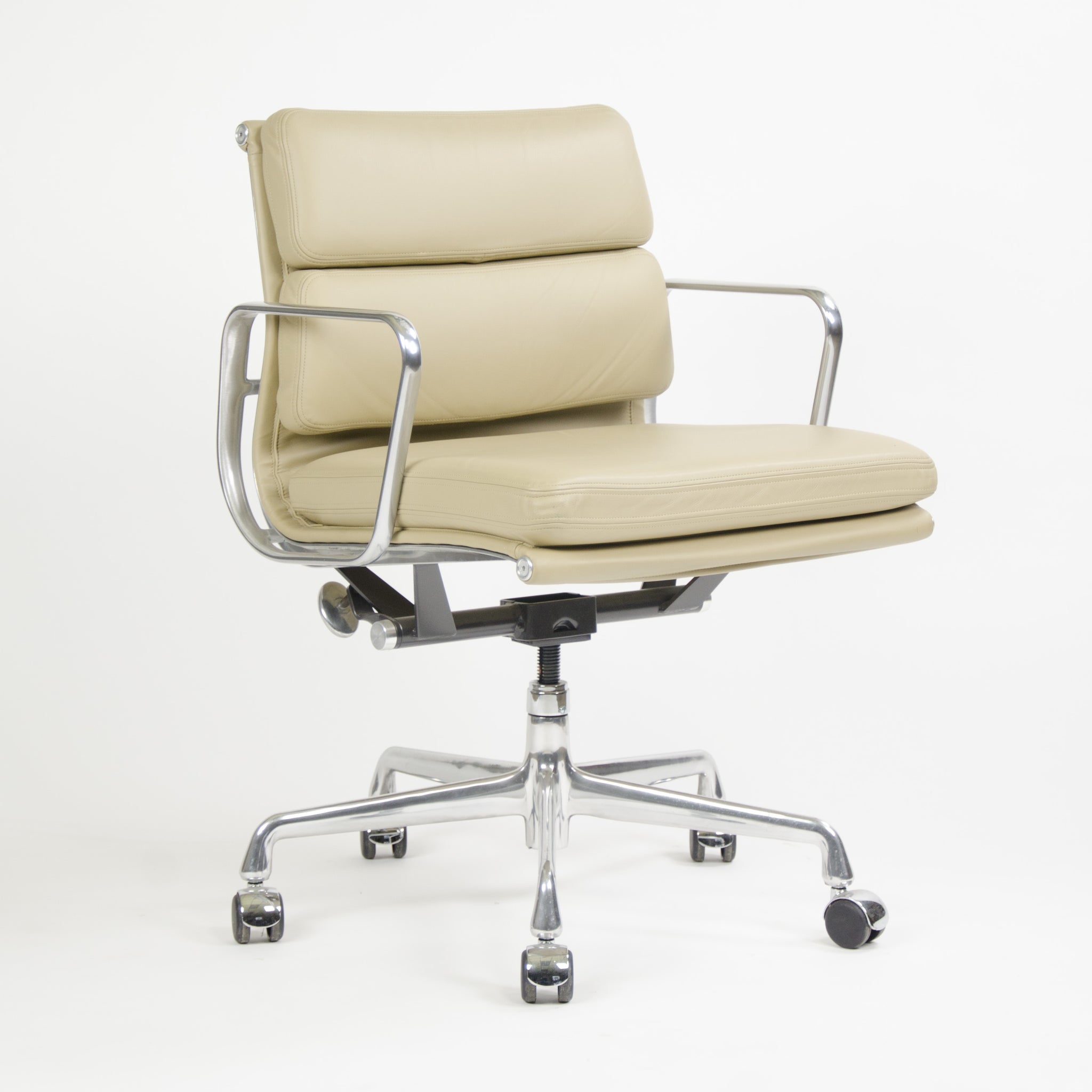 SOLD Herman Miller Eames Soft Pad Aluminum Group Chair Tan Leather MINT 2007 2x Avail