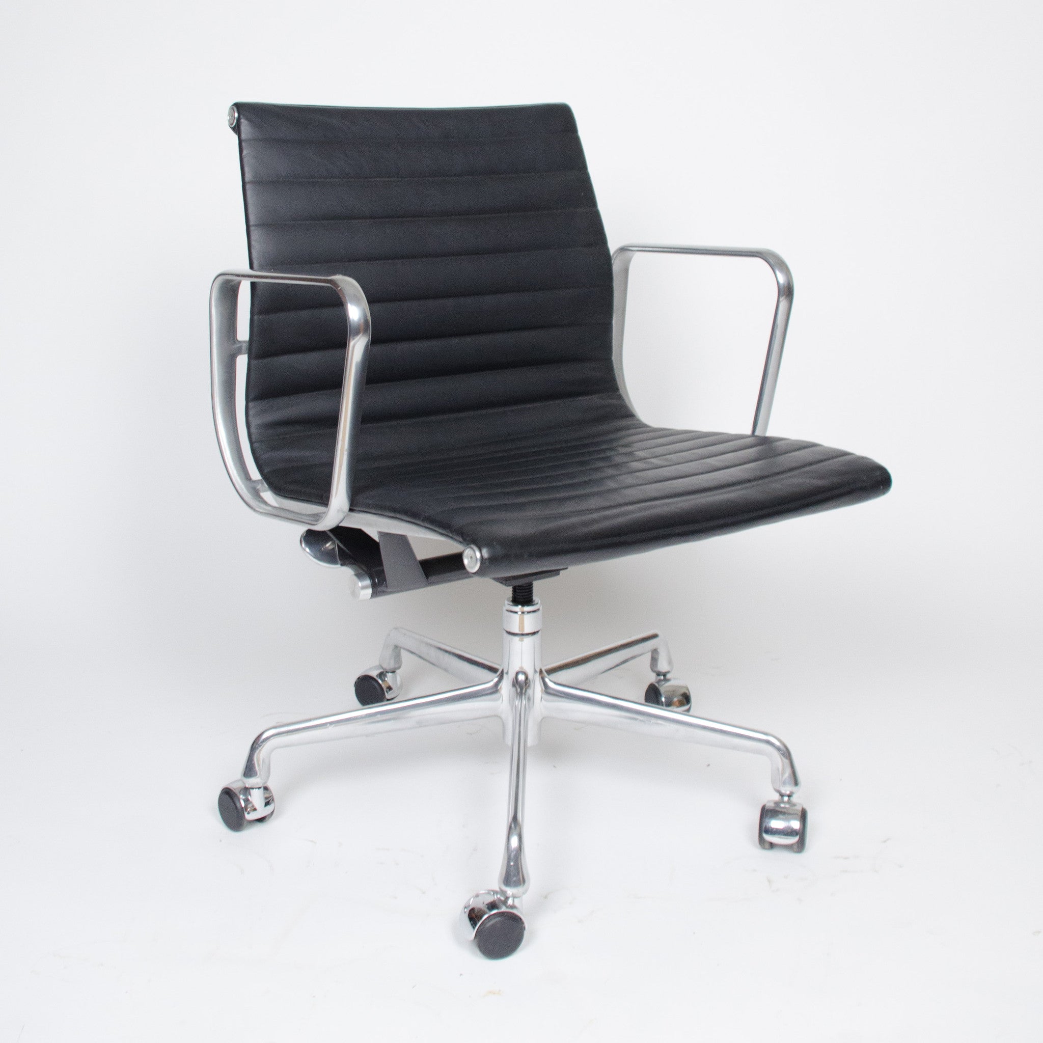 SOLD Eames Herman Miller Low Back Aluminum Group Chairs 2x