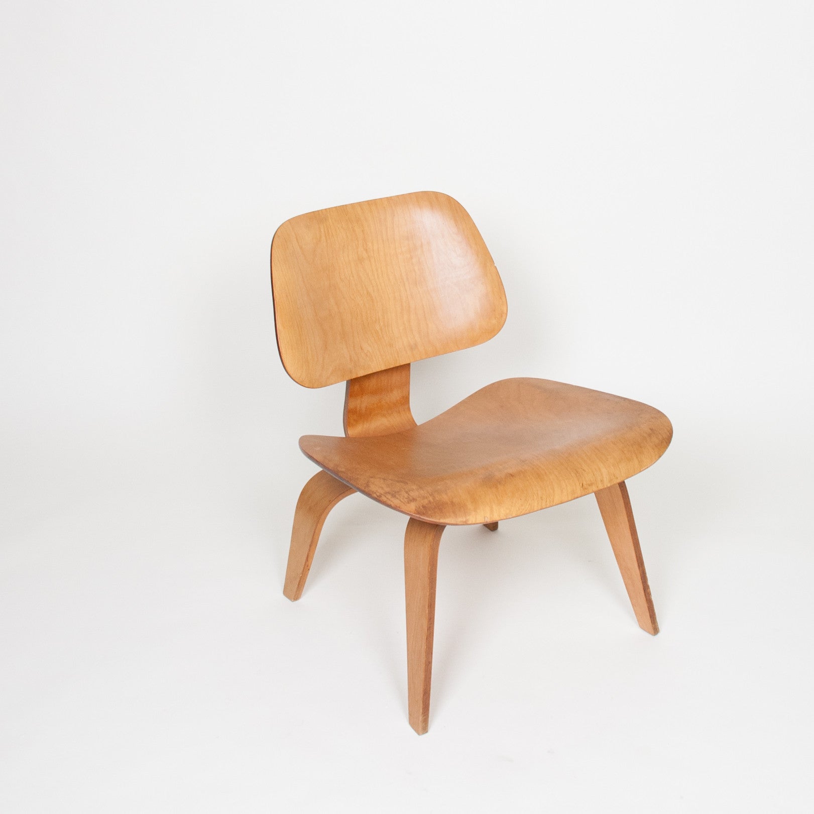 SOLD Eames Evans Herman Miller Early 1947 LCW Plywood Lounge Chair Original Ash 5-2-5