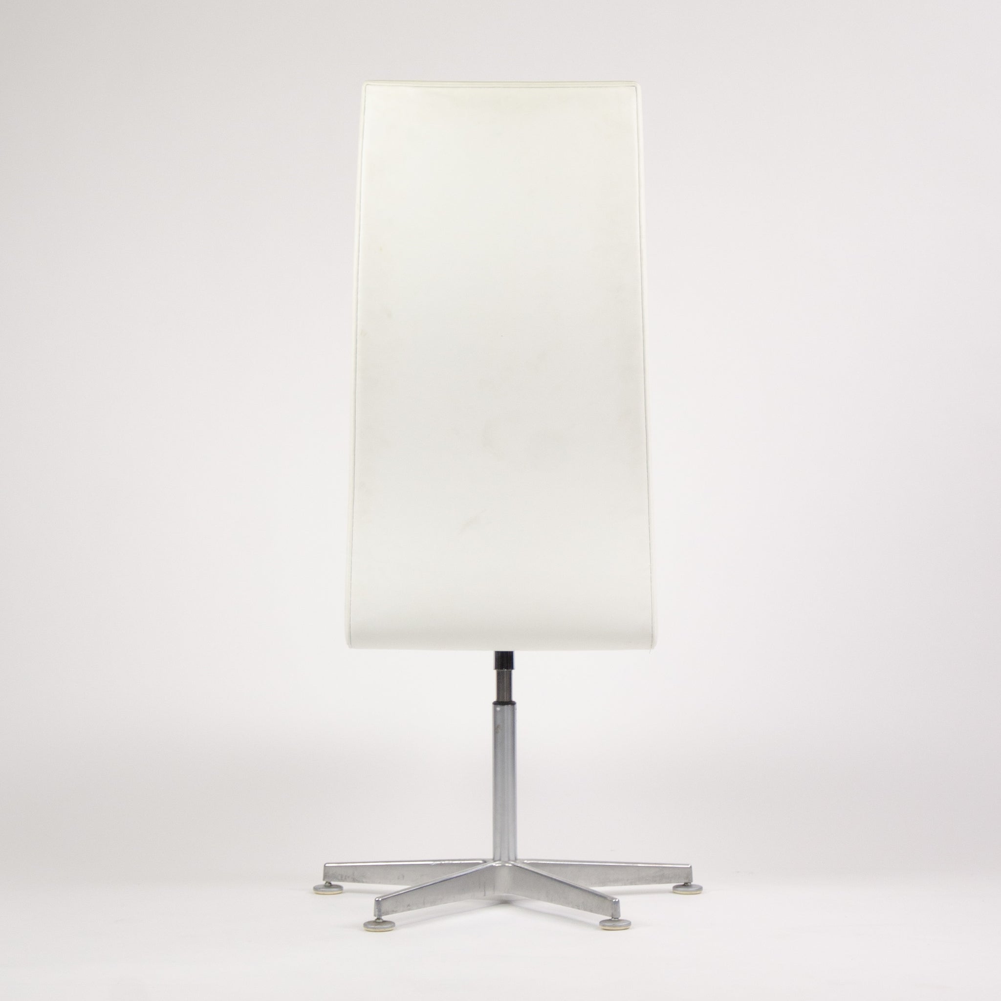 Fritz Hansen Arne Jacobsen Tall Oxford Chair White Leather 2007 4x Available