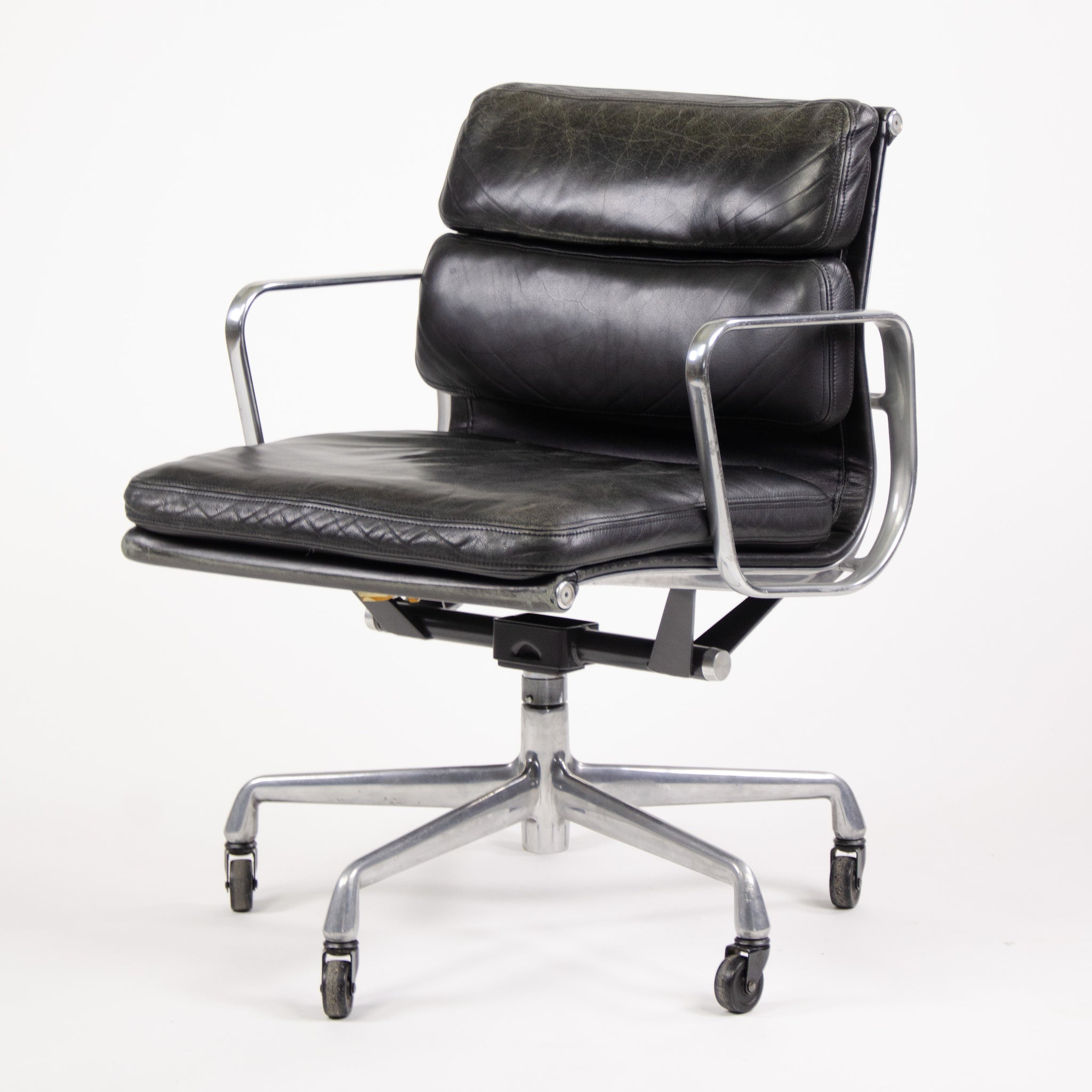 SOLD Herman Miller Eames Vintage Soft Pad Aluminum Group Chair Black Leather