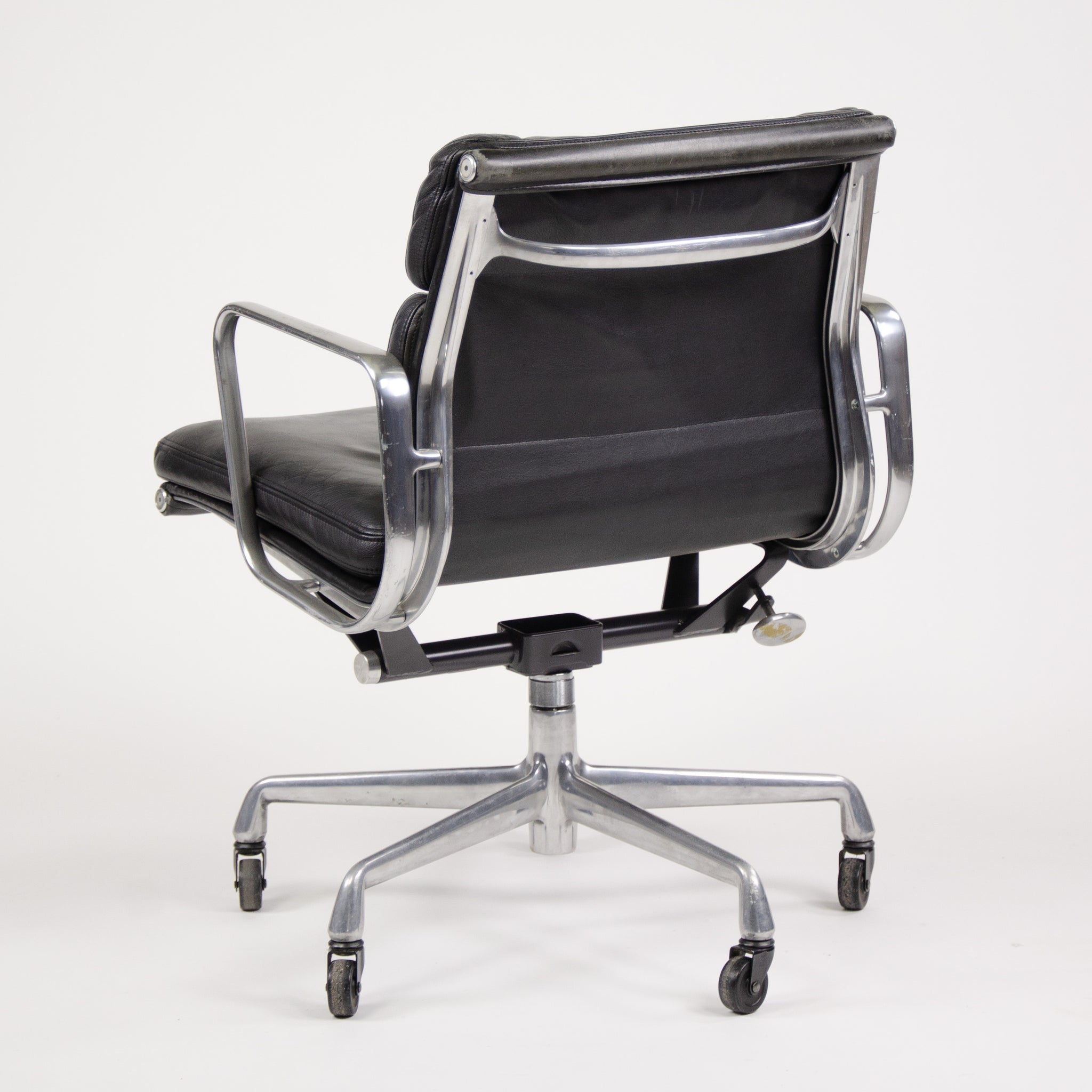 SOLD Herman Miller Eames Vintage Soft Pad Aluminum Group Chair Black Leather