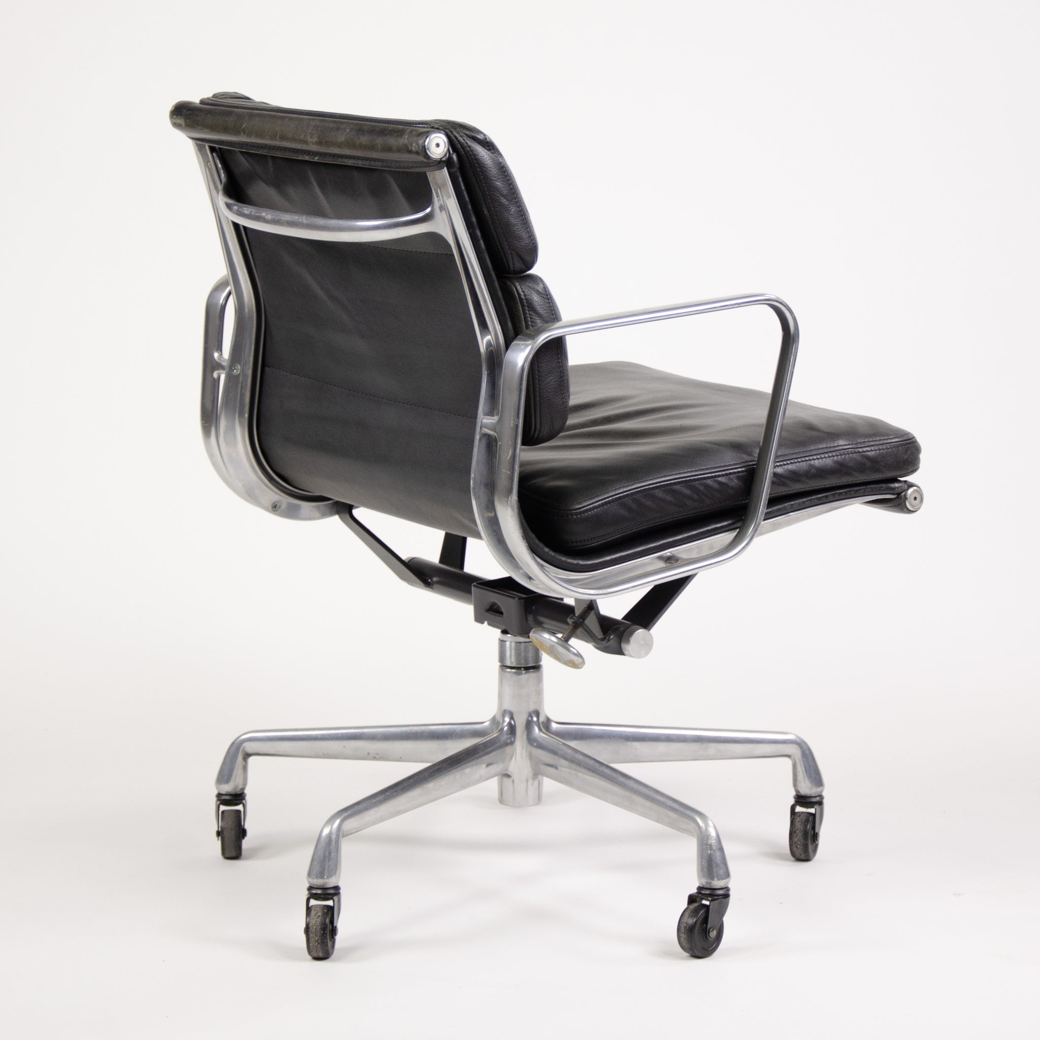 SOLD Herman Miller Eames Vintage Soft Pad Aluminum Group Chair Black Leather