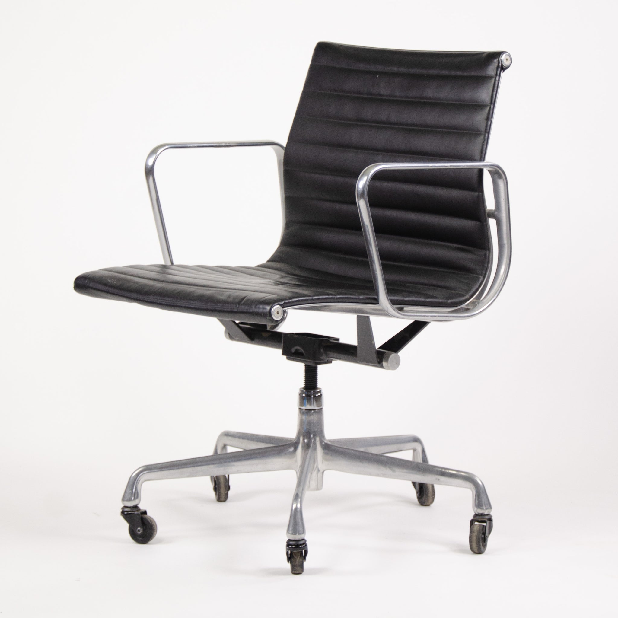 SOLD Herman Miller Eames Low Aluminum Group Executive Desk Chairs Black Leather 2006