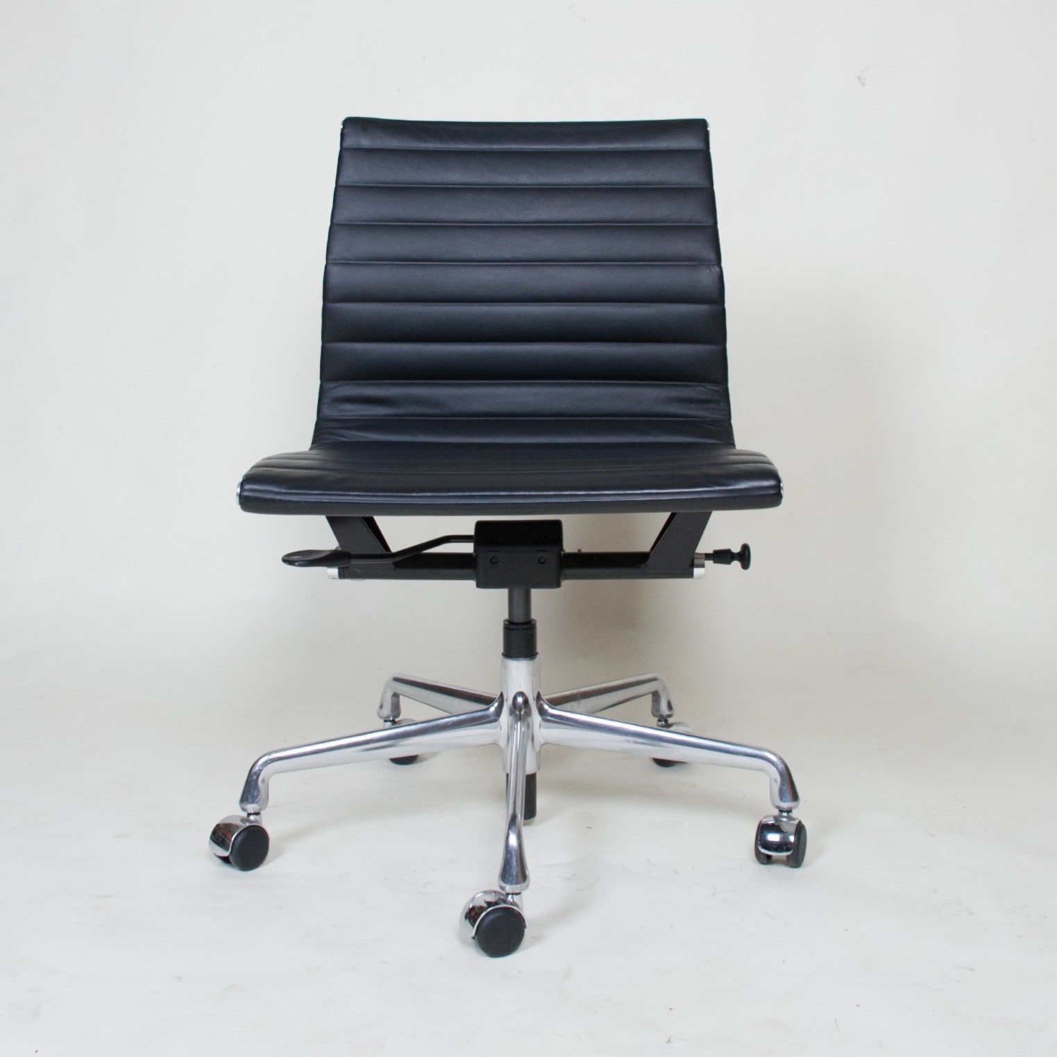 SOLD Eames Herman Miller Low Back Aluminum Group Chairs 4x
