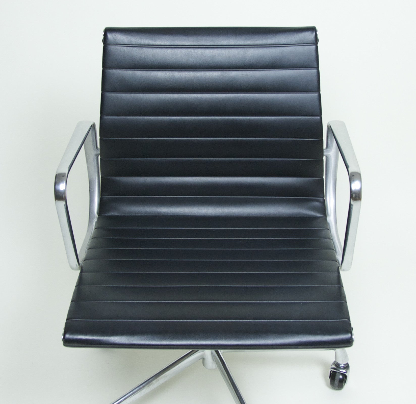 SOLD Eames Herman Miller Aluminum Group Executive Chair