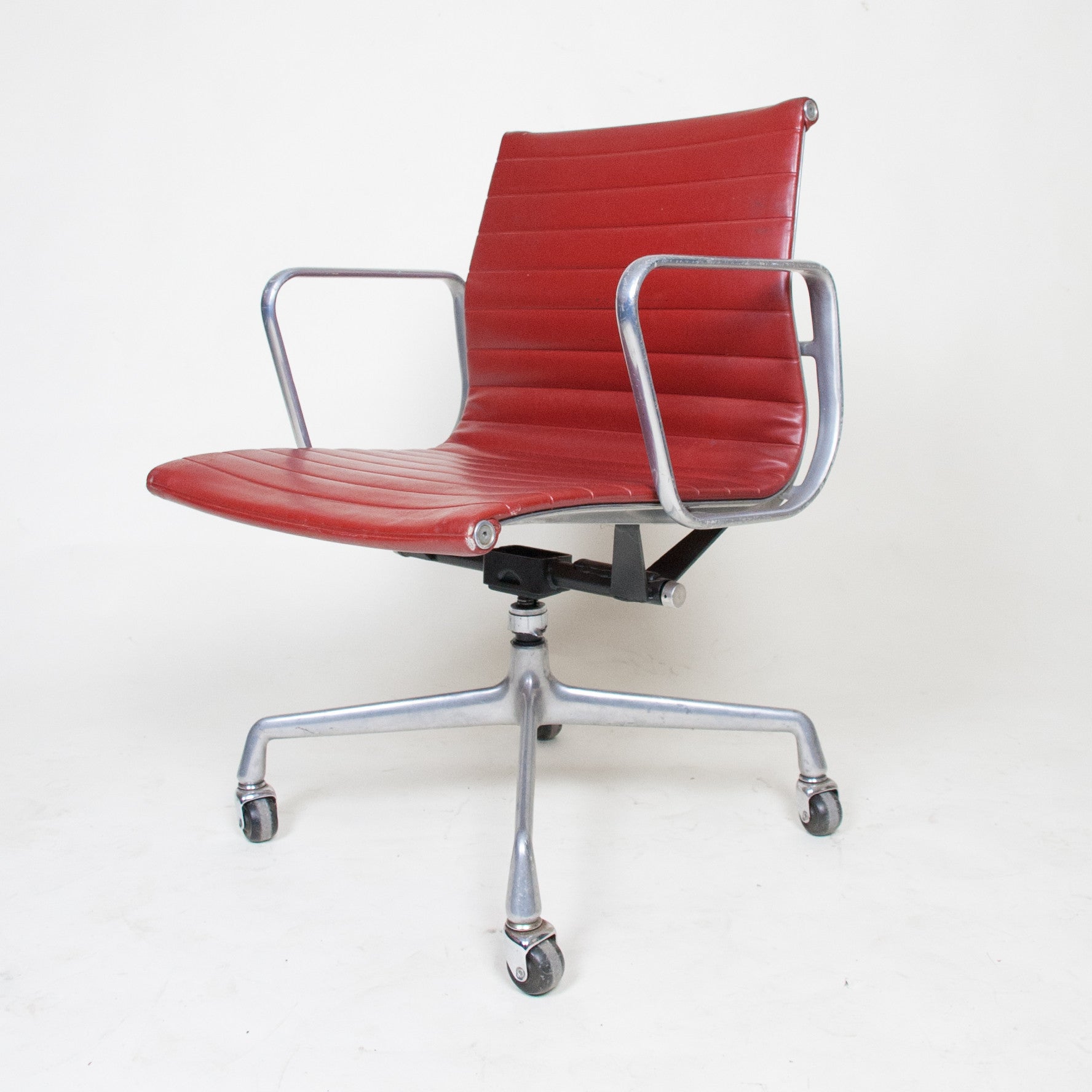 SOLD Herman Miller Eames Red Low Back Executive Aluminum Group Desk Chair #2