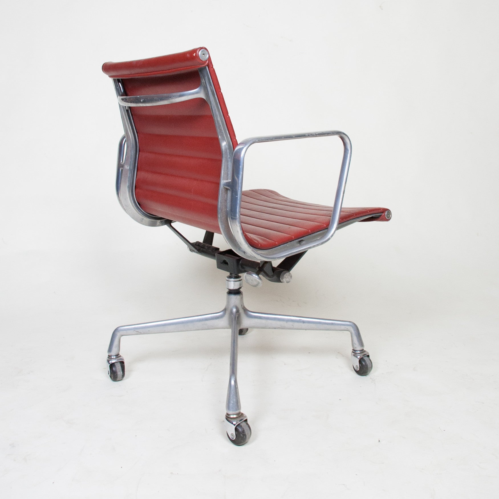 SOLD Herman Miller Eames Red Low Back Executive Aluminum Group Desk Chair #2