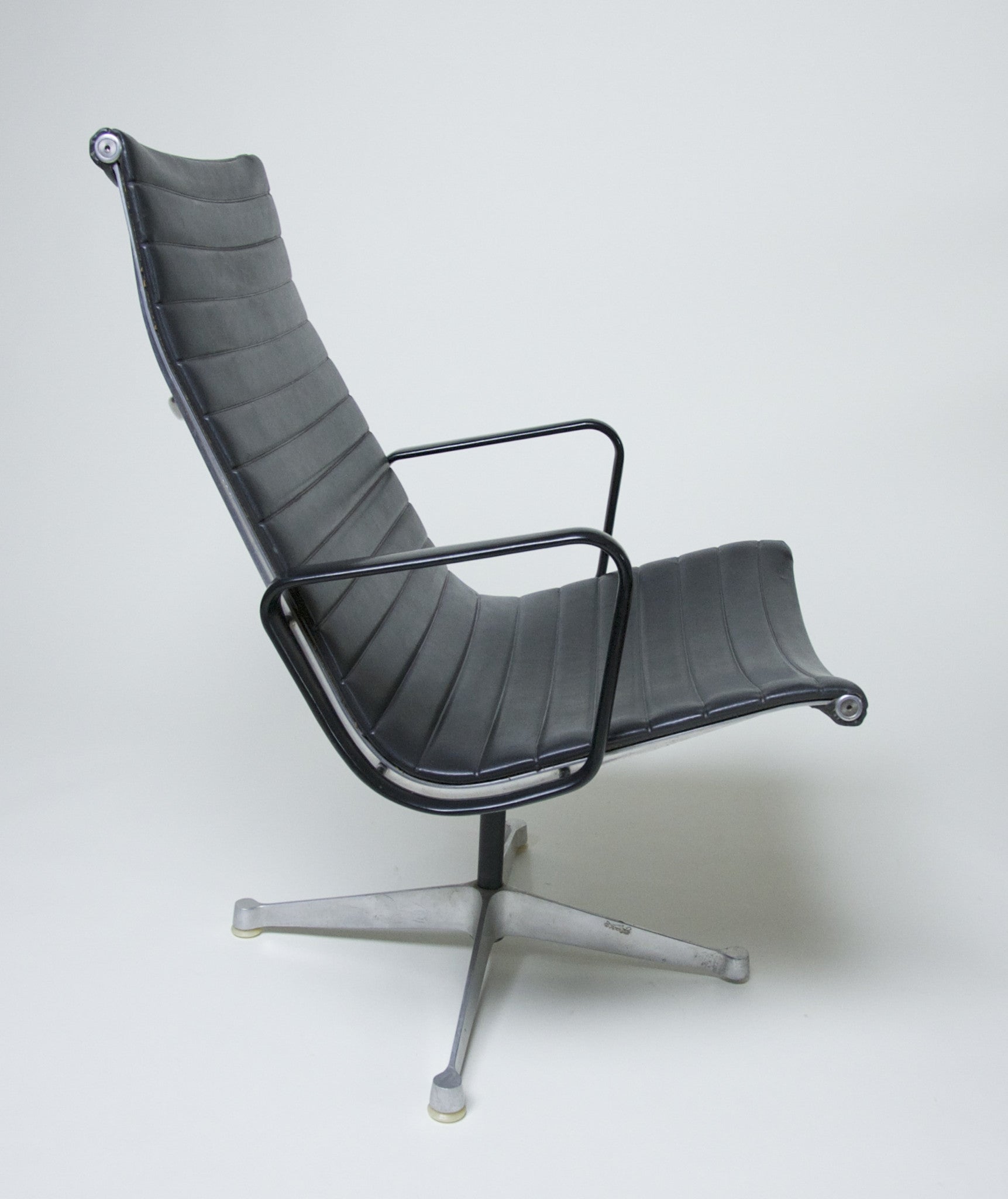 SOLD Patent Pending Eames Aluminum Group Lounge Chair #2