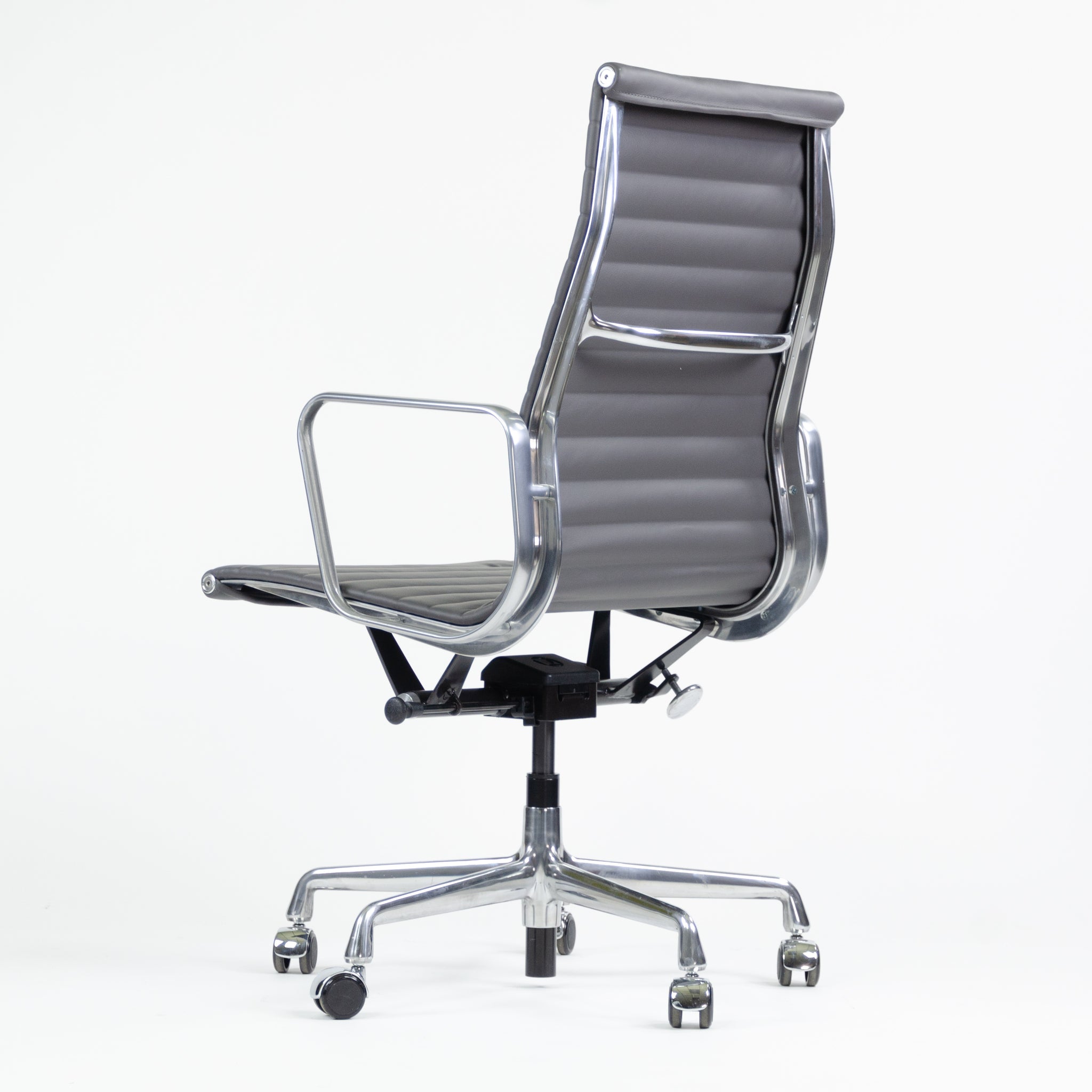 SOLD Eames Herman Miller Leather High Executive Aluminum Group Desk Chairs 2018 1x Available