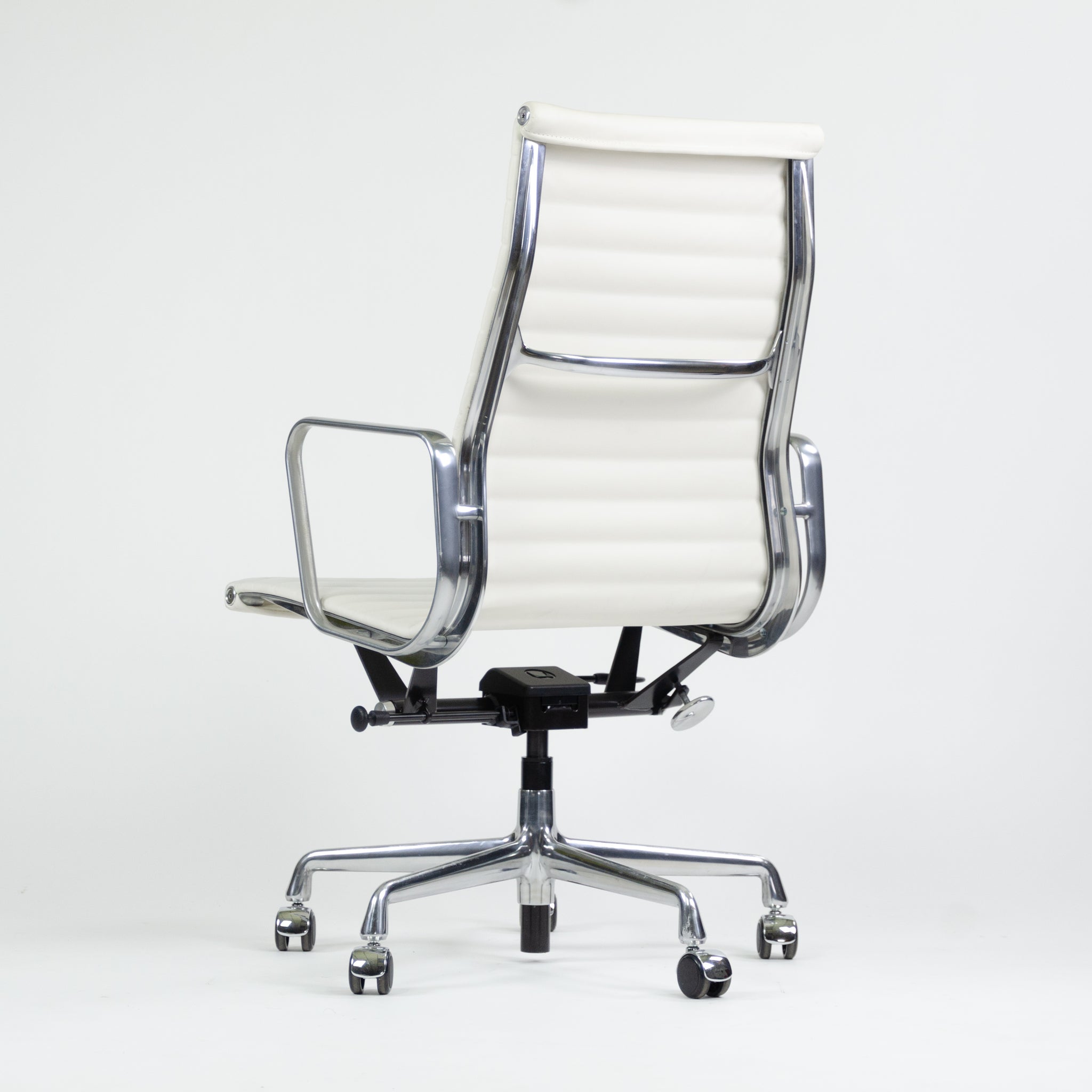 SOLD Eames Herman Miller Leather High Executive Aluminum Group Desk Chair White 2018