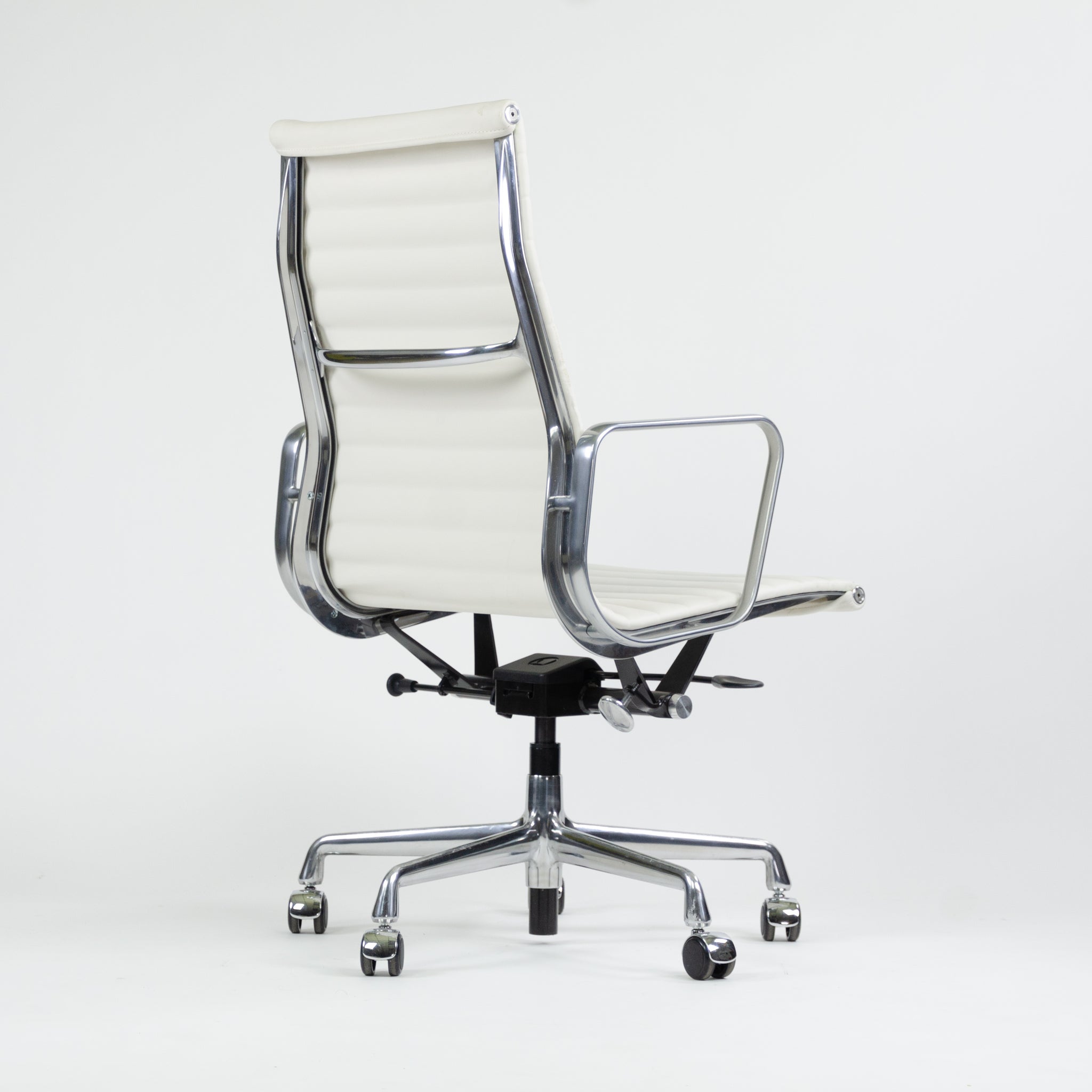 SOLD Eames Herman Miller Leather High Executive Aluminum Group Desk Chair White 2018