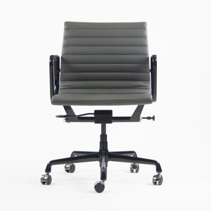 SOLD Herman Miller Eames 2017 Low Aluminum Group Management Desk Chair Black/Gray 2 Available