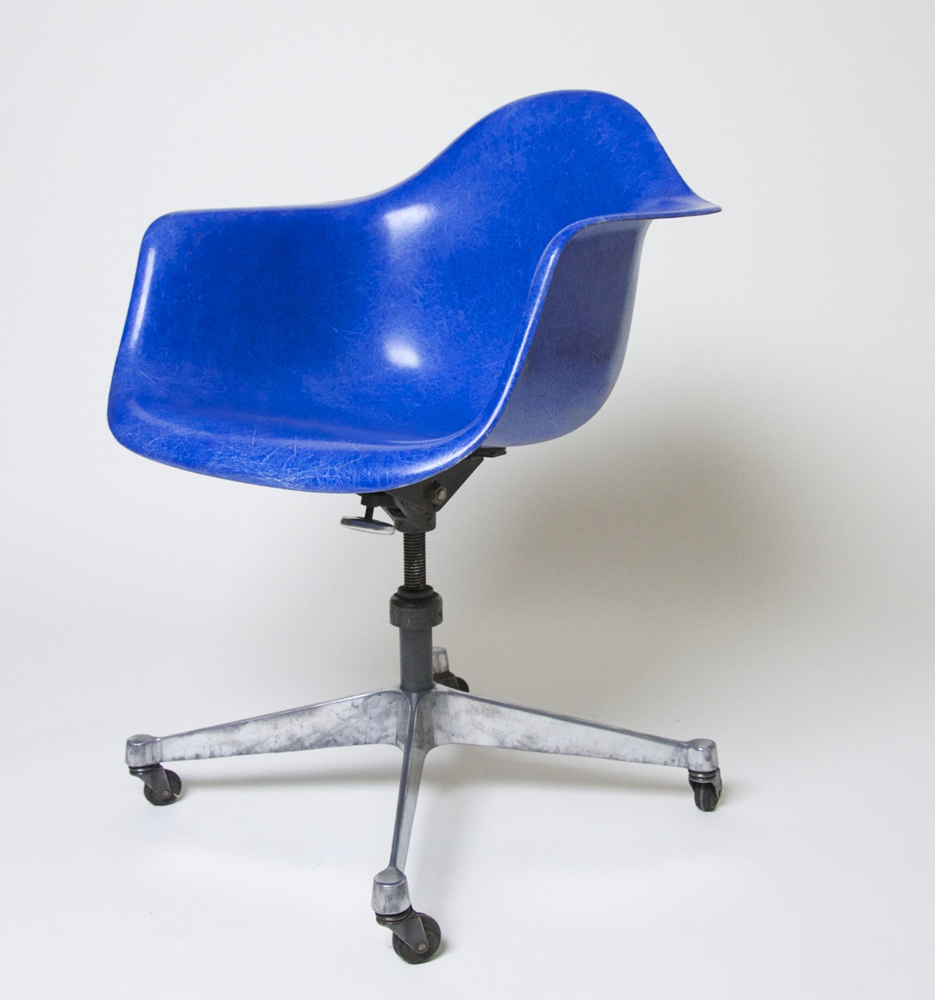 SOLD Rare 1969 Original Eames DAT Herman Miller Fiberglass Shell Chair In Bright Blue