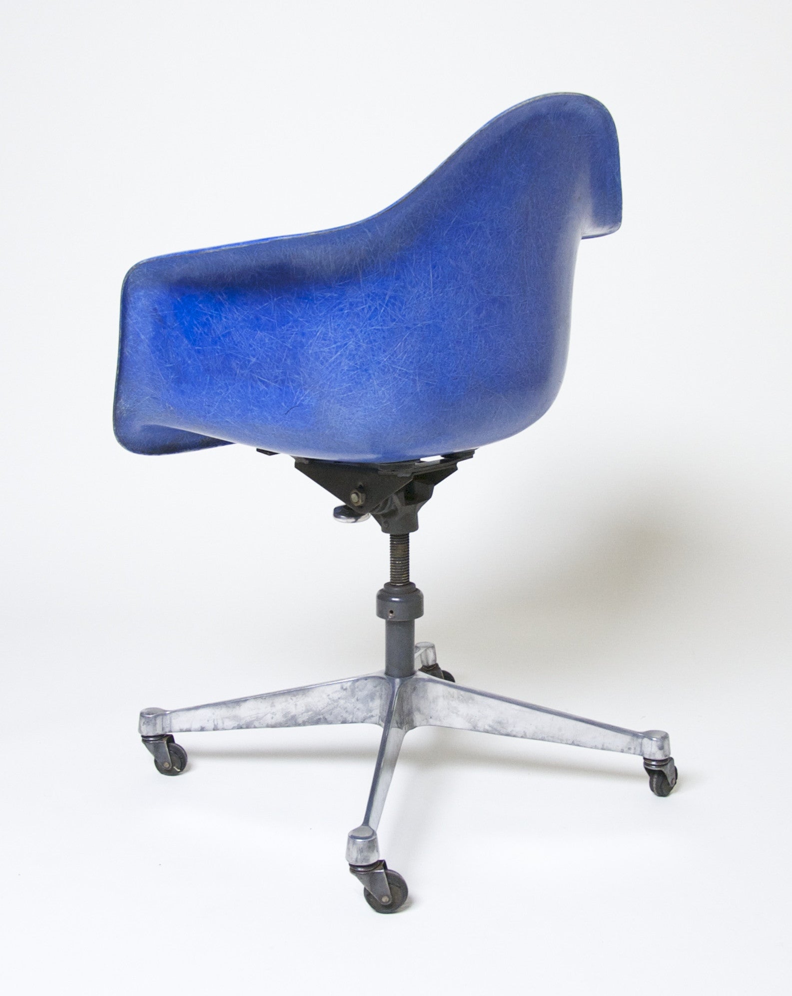 SOLD Rare 1969 Original Eames DAT Herman Miller Fiberglass Shell Chair In Bright Blue