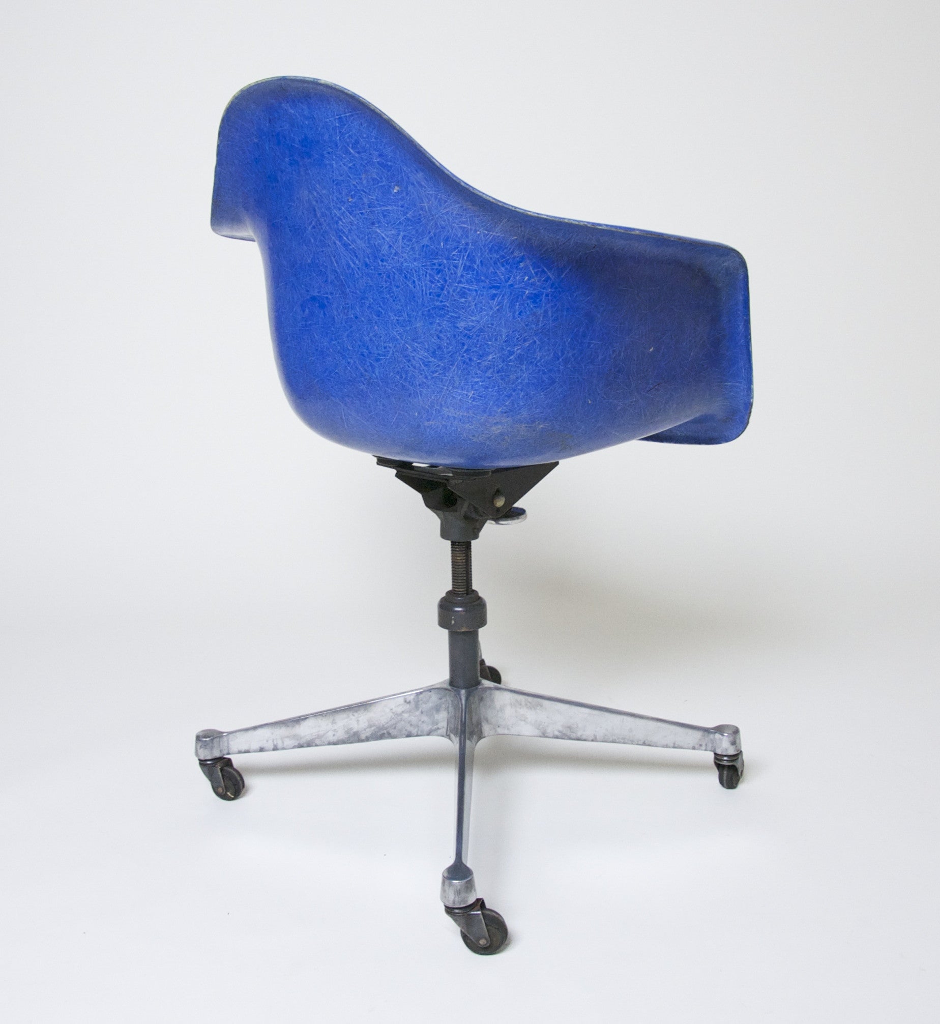 SOLD Rare 1969 Original Eames DAT Herman Miller Fiberglass Shell Chair In Bright Blue