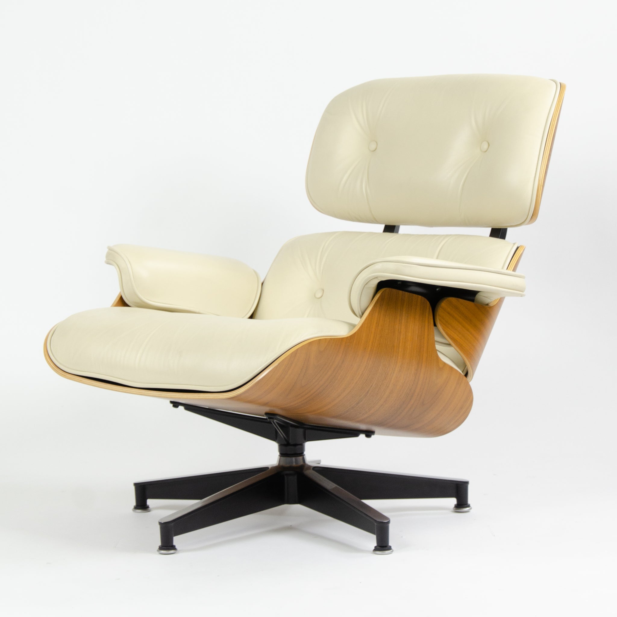 SOLD Herman Miller Eames Lounge Chair & Ottoman Walnut 670 671 Ivory Leather