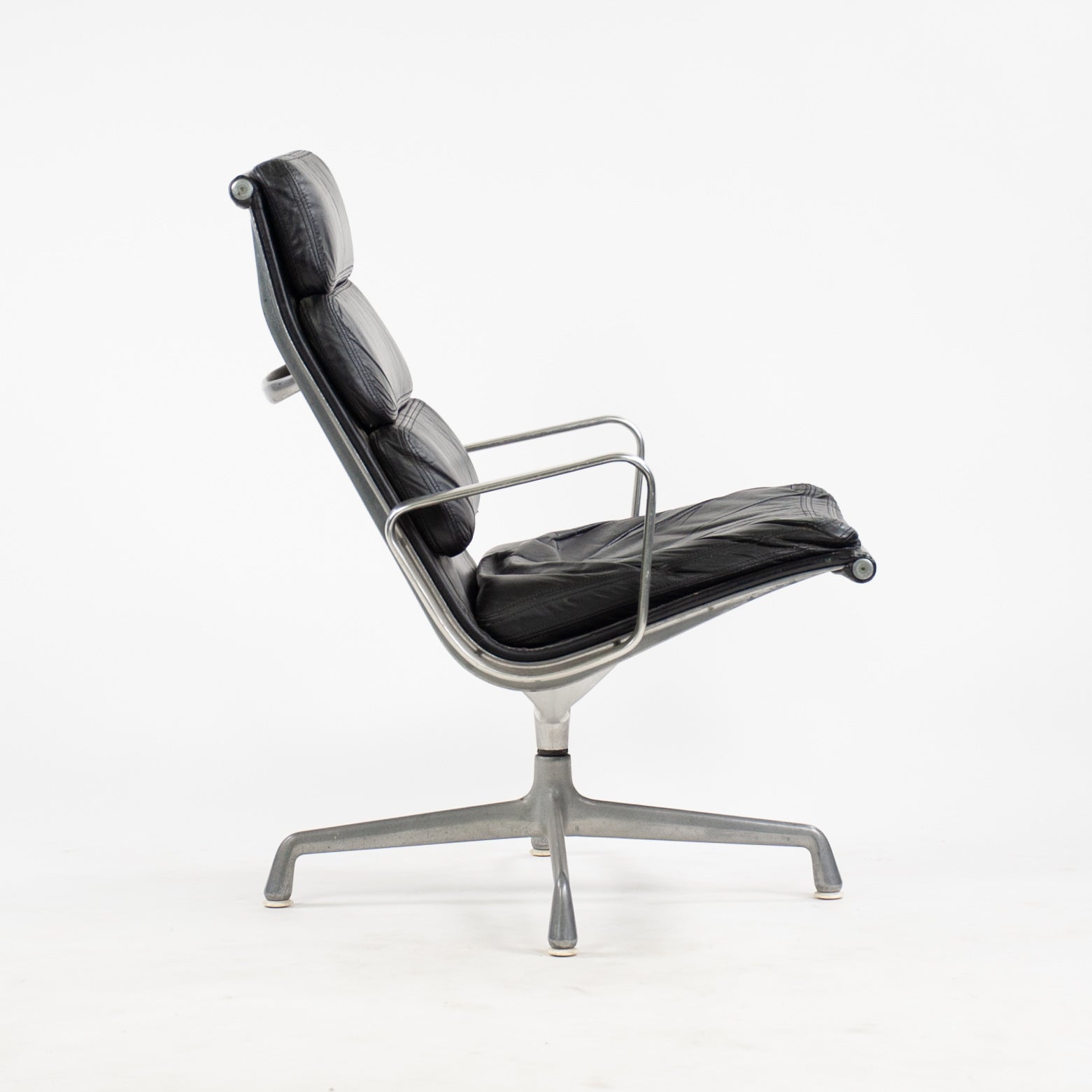 SOLD Eames Herman Miller 1970's Soft Pad Aluminum Group Lounge Chair Black Leather