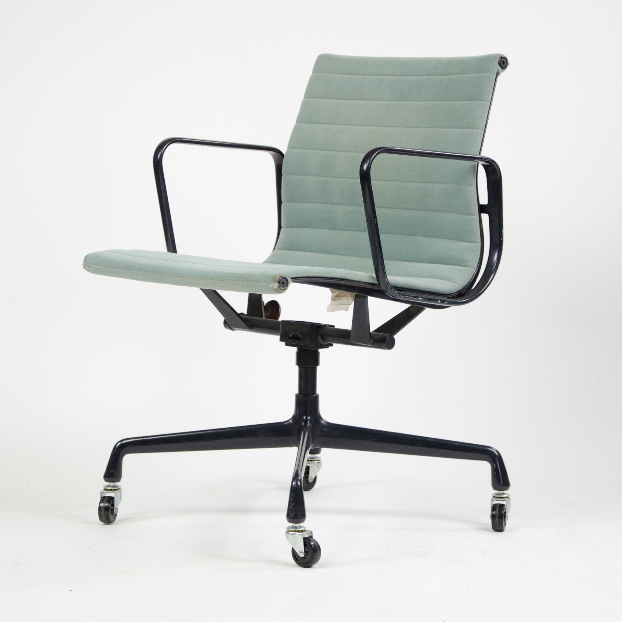 SOLD Herman Miller Eames 1985 Aluminum Group Executive Desk Chair Blue/Gray Fabric 2x