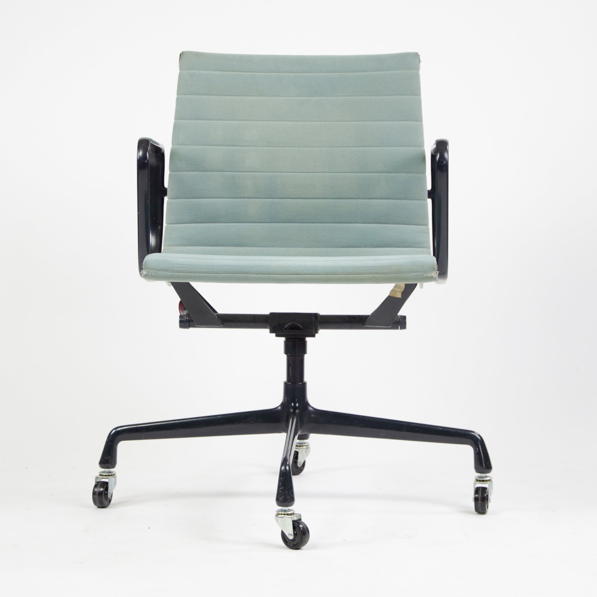 SOLD Herman Miller Eames 1985 Aluminum Group Executive Desk Chair Blue/Gray Fabric 2x