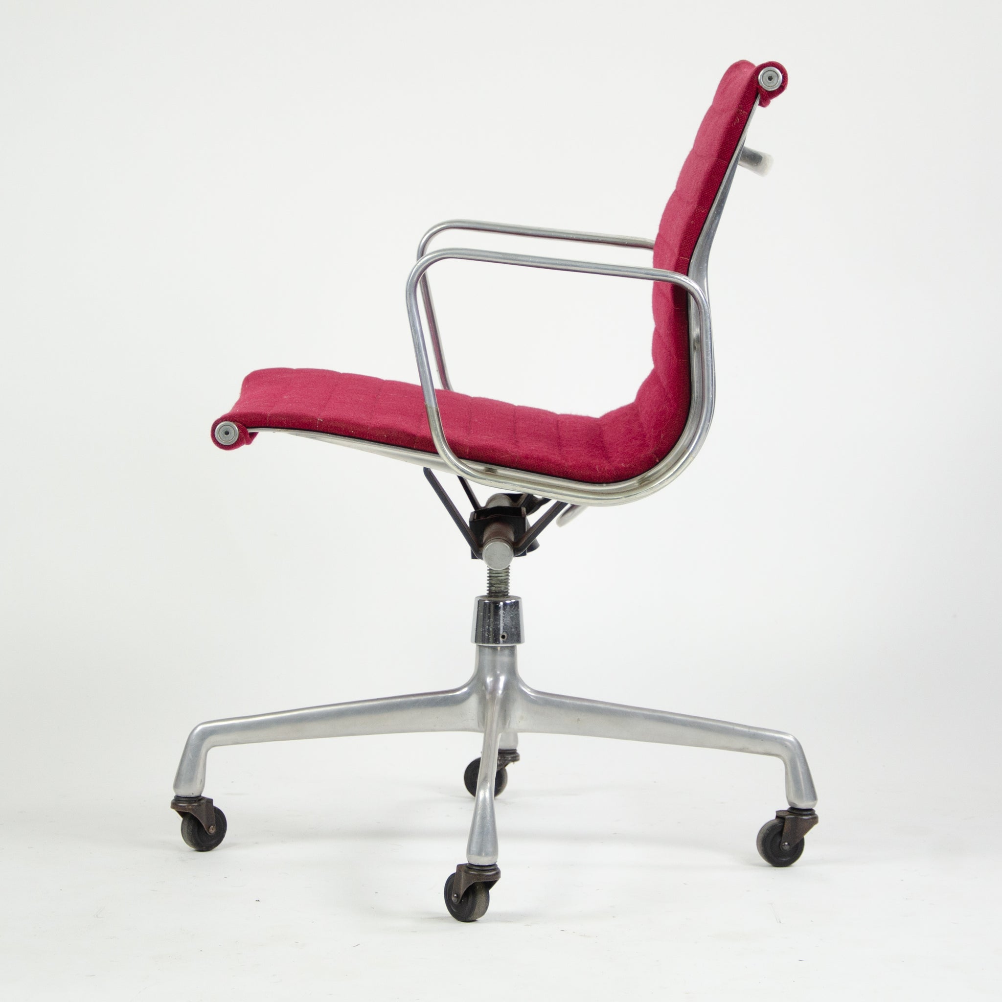SOLD Herman Miller Eames 1982 Aluminum Group Executive Desk Chair Red Fabric