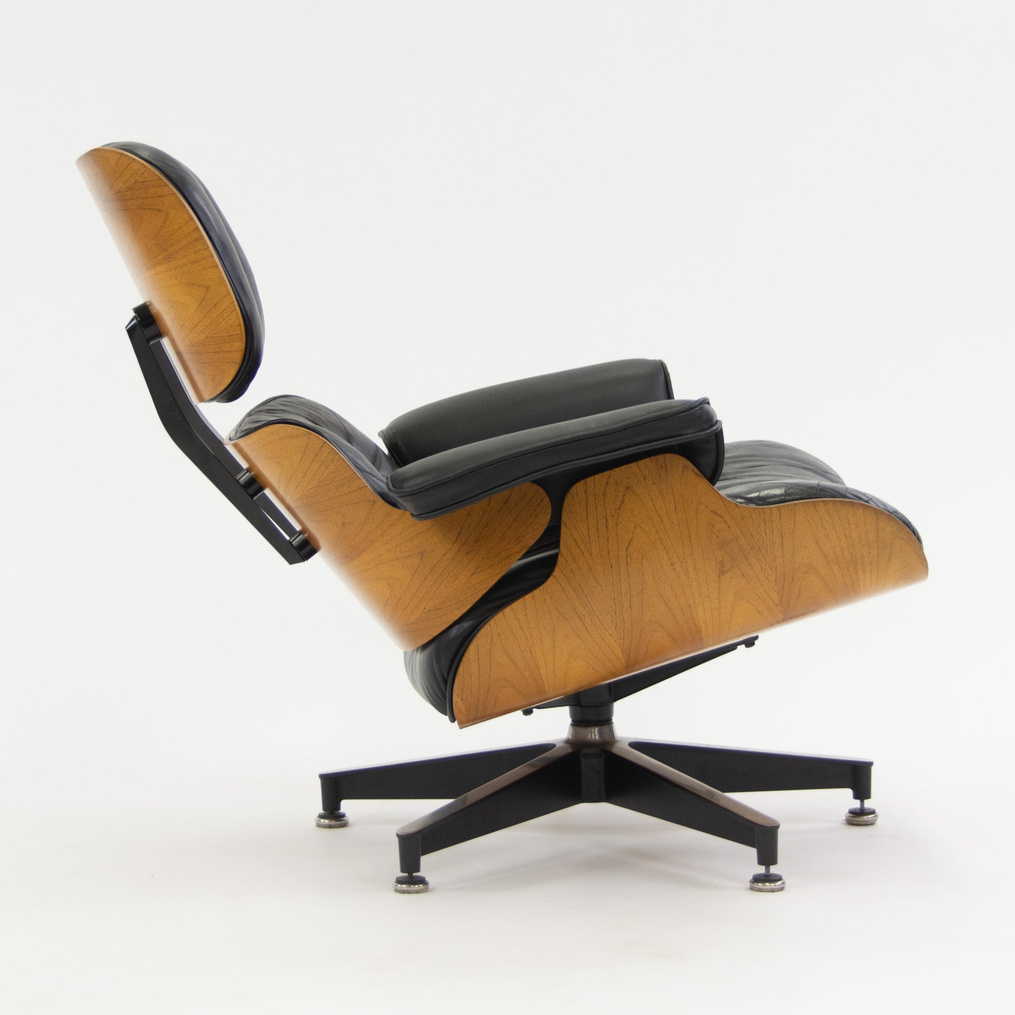 SOLD 1970's Herman Miller Eames Lounge Chair & Ottoman Rosewood 670 671 Black Leather