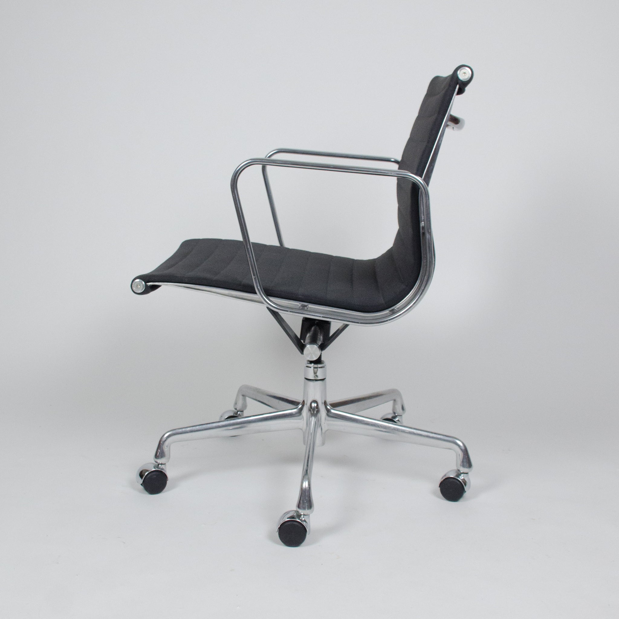 SOLD Eames Herman Miller Aluminum Group Executive Desk Chairs Black Fabric 20 Available