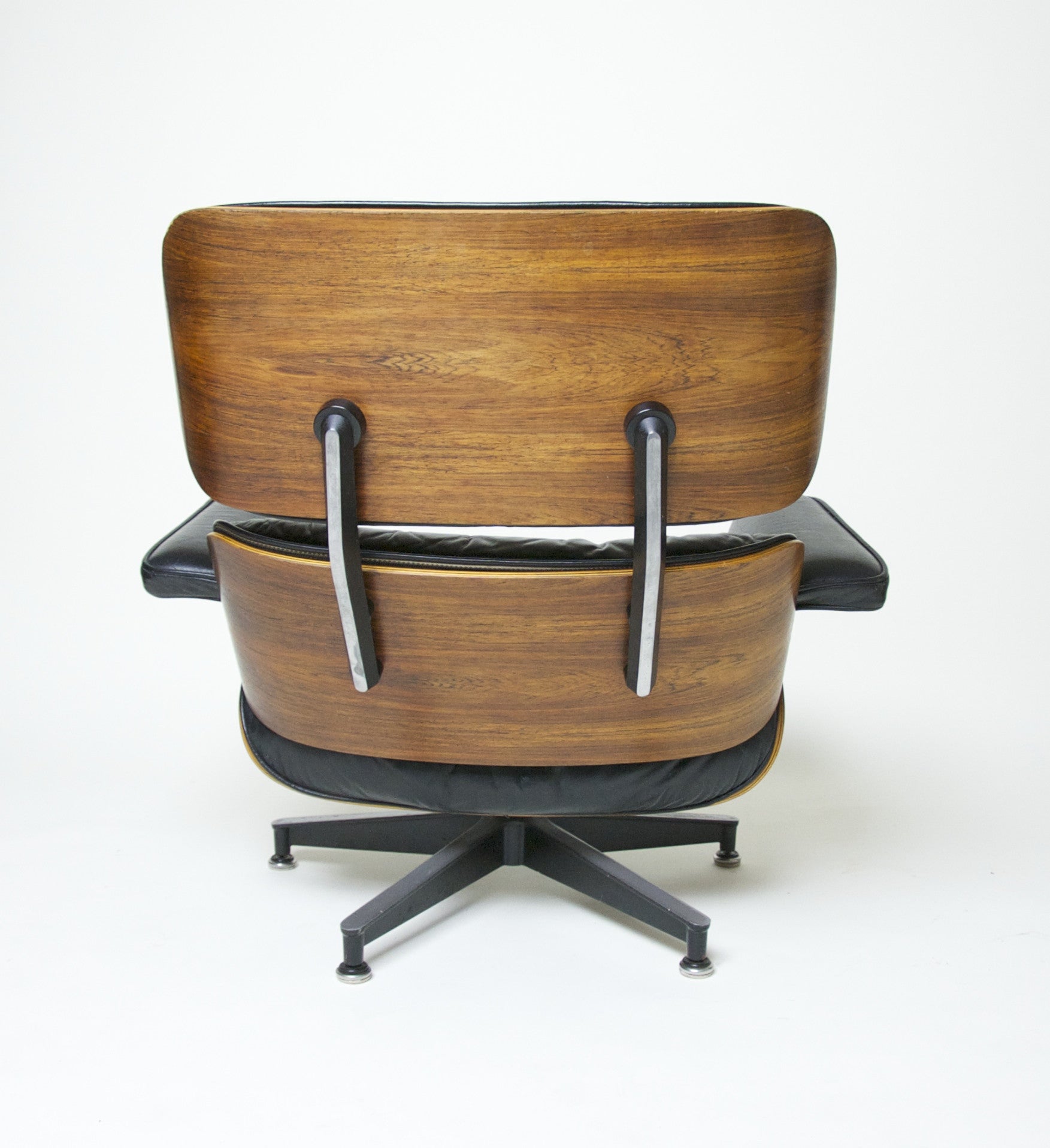 SOLD Herman Miller Eames Lounge Chair & Ottoman Rosewood 670 671