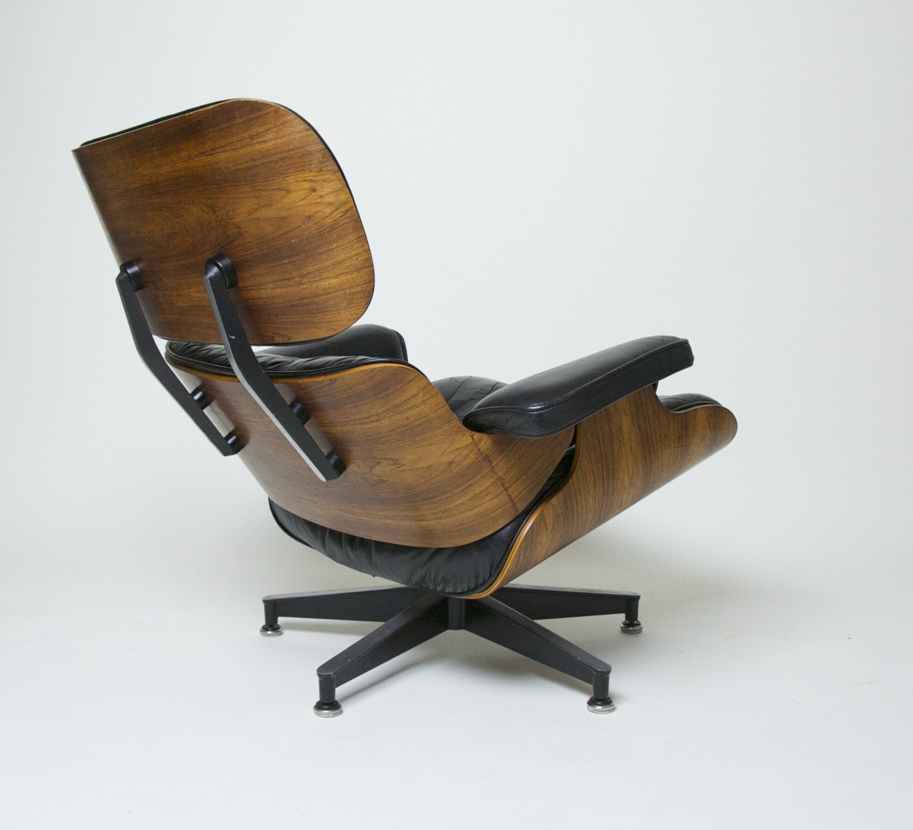 SOLD Herman Miller Eames Lounge Chair & Ottoman Rosewood 670 671
