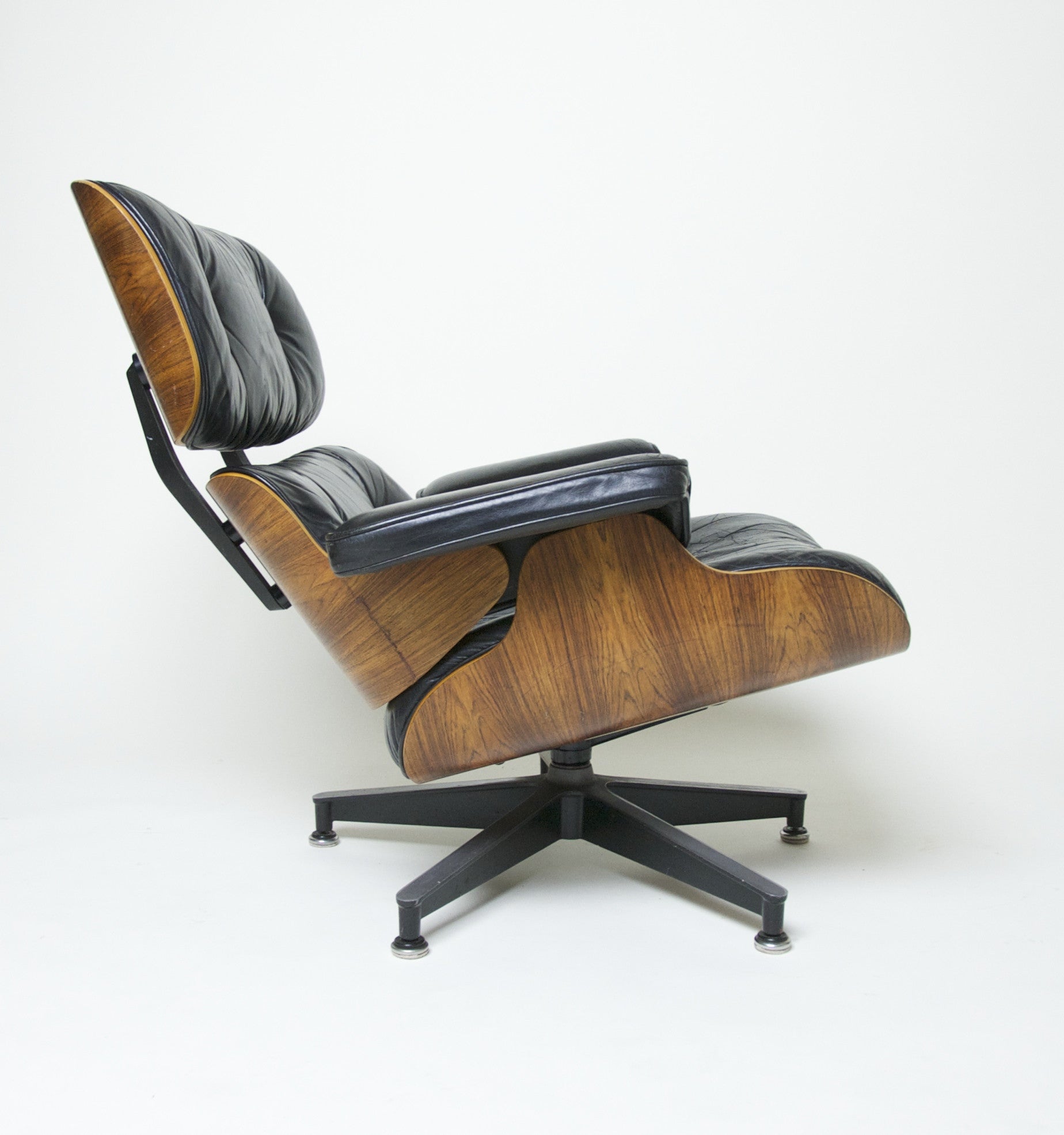SOLD Herman Miller Eames Lounge Chair & Ottoman Rosewood 670 671