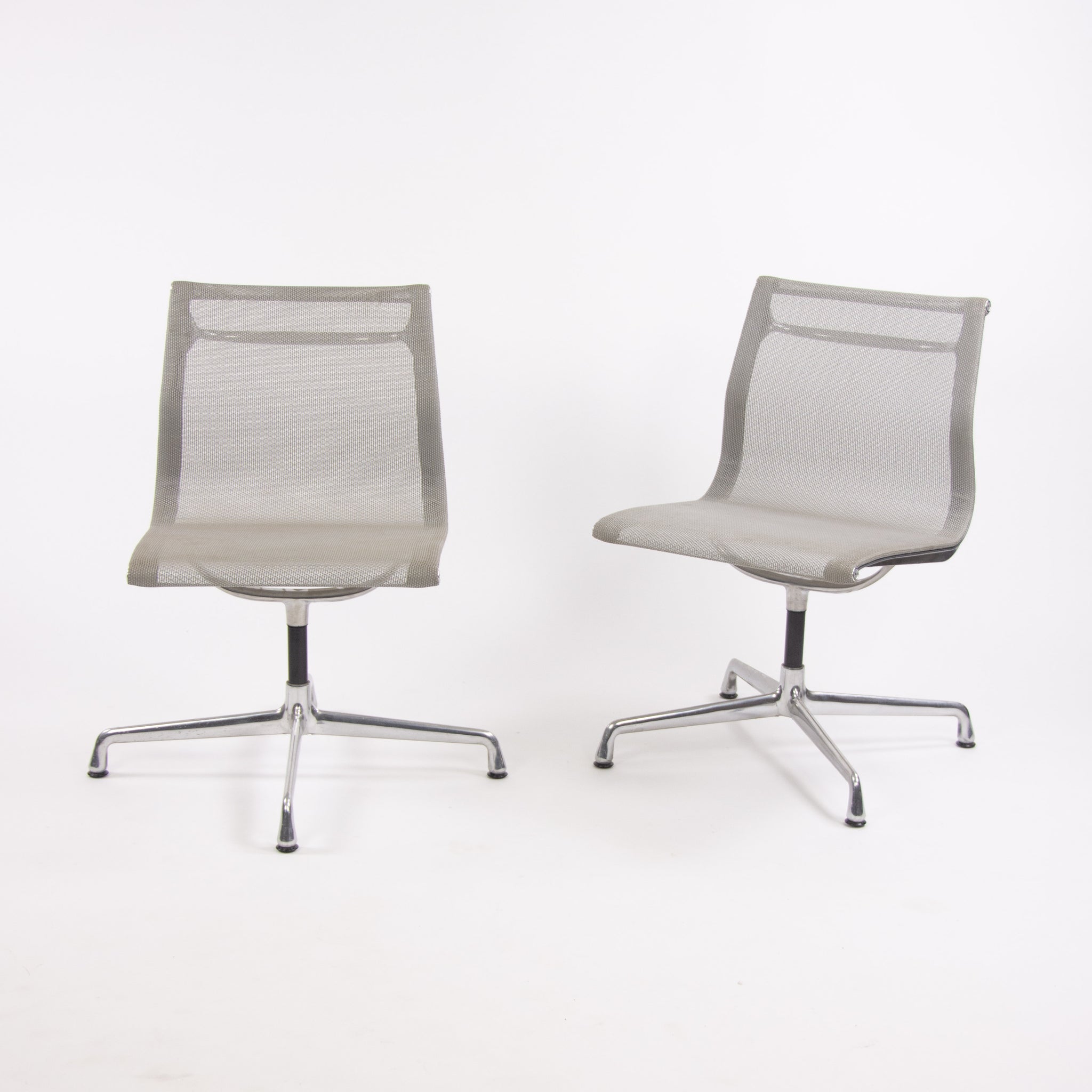 SOLD Herman Miller Eames Low Aluminum Group Management Side / Desk Chair Mesh Armless 7 Available