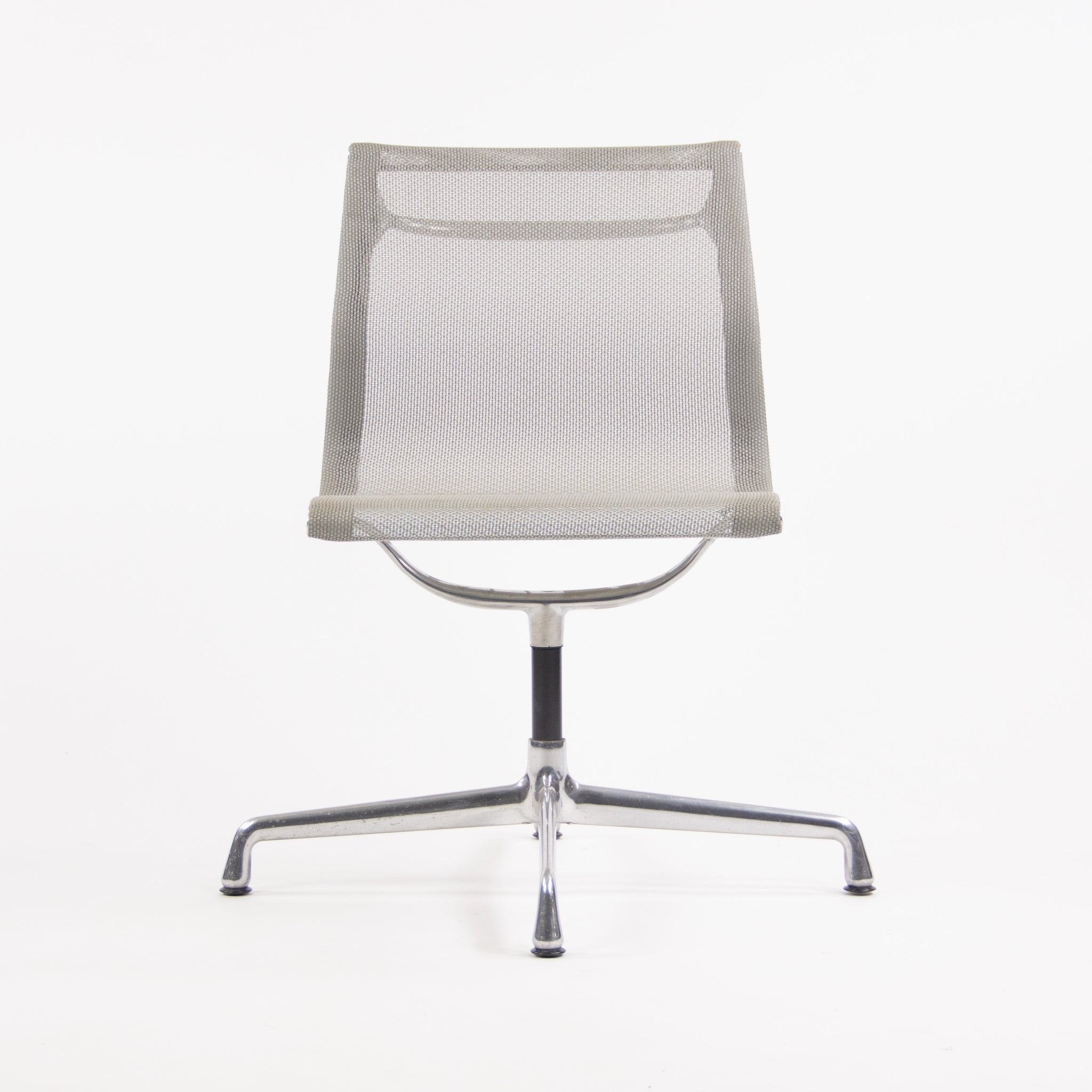 SOLD Herman Miller Eames Low Aluminum Group Management Side / Desk Chair Mesh Armless 7 Available