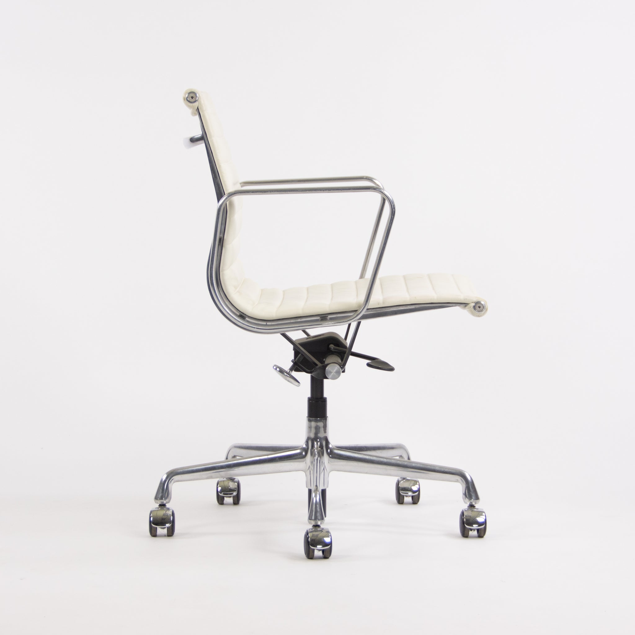 SOLD Herman Miller 2012 Eames Low Aluminum Group Management Desk Chair White Leather