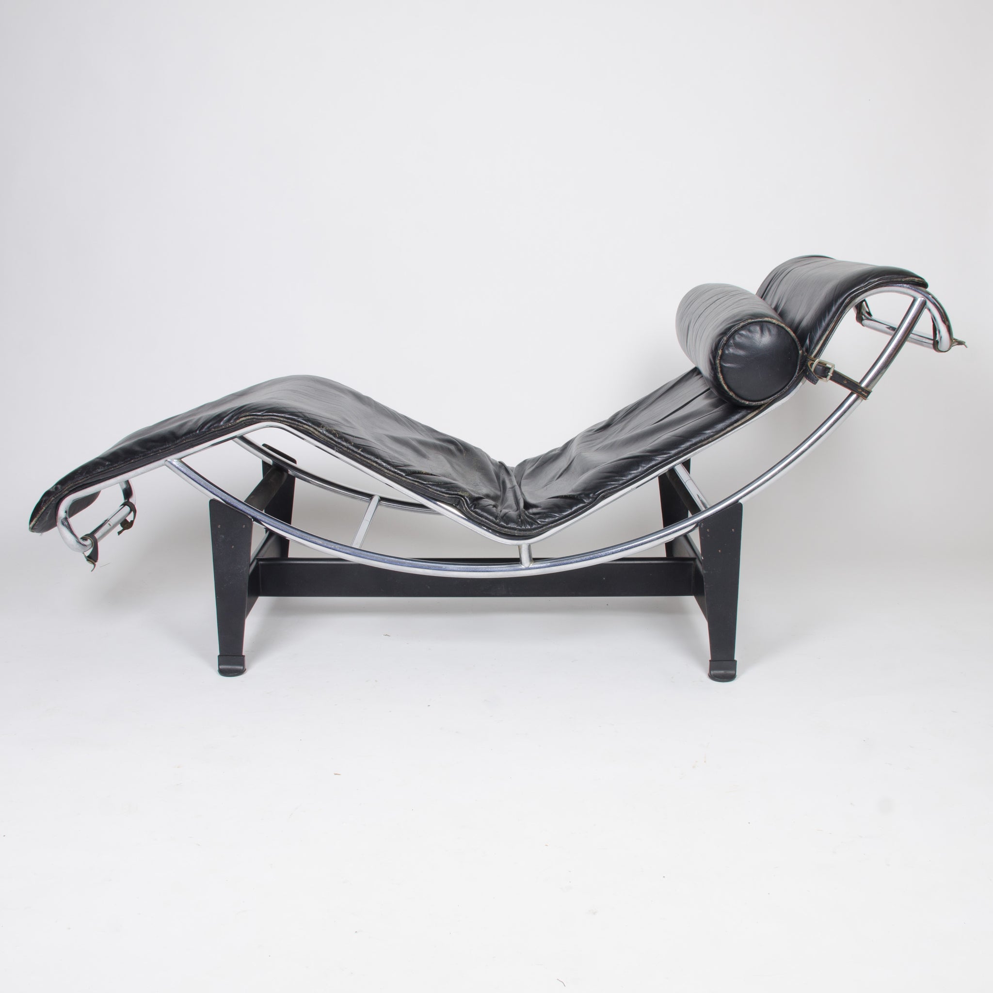 Le Corbusier LC4 Chaise lounge Cassina