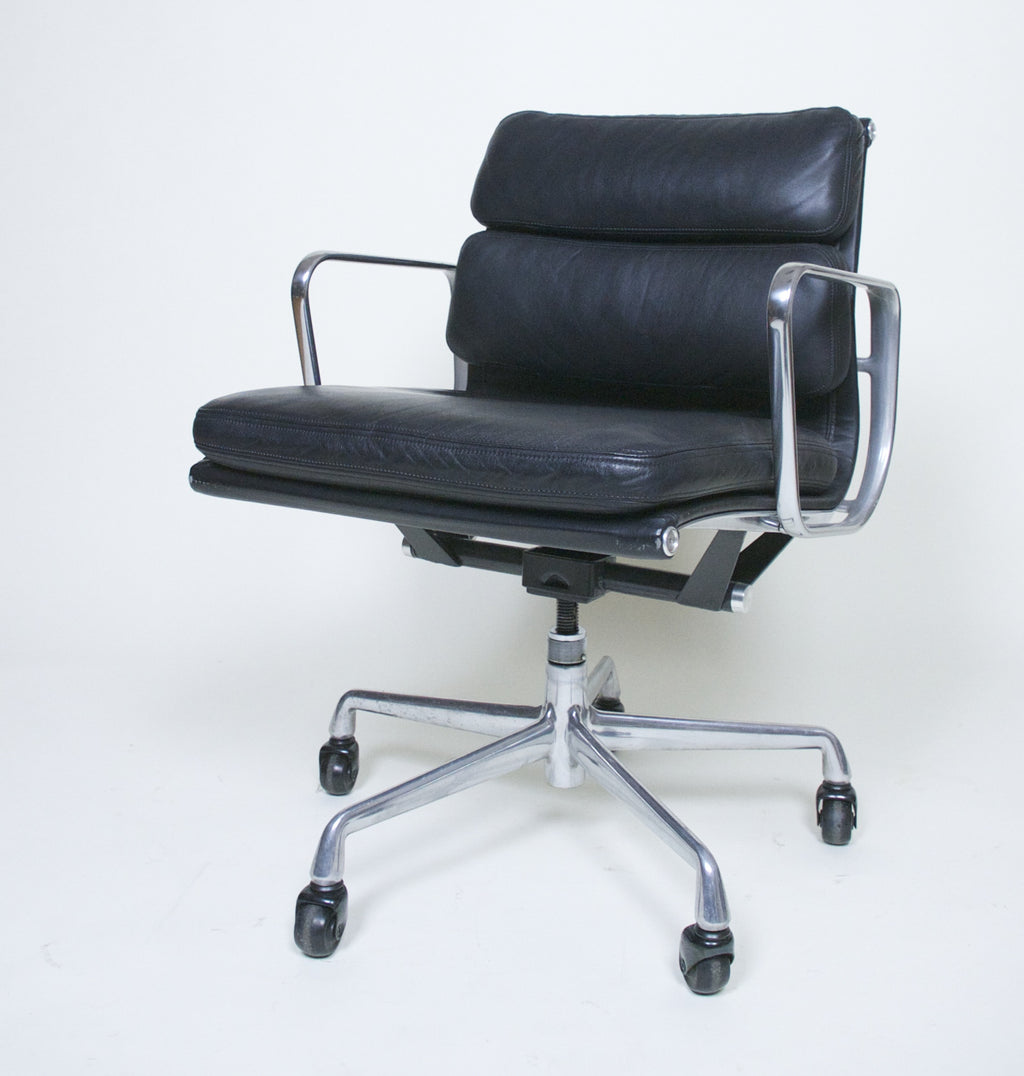 SOLD Eames Herman Miller Soft Pad Aluminum Group Chair Black Leather Mint Set Of 4