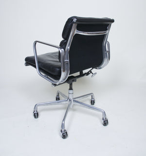 SOLD Eames Herman Miller Soft Pad Aluminum Group Chair Black Leather Set Of 4