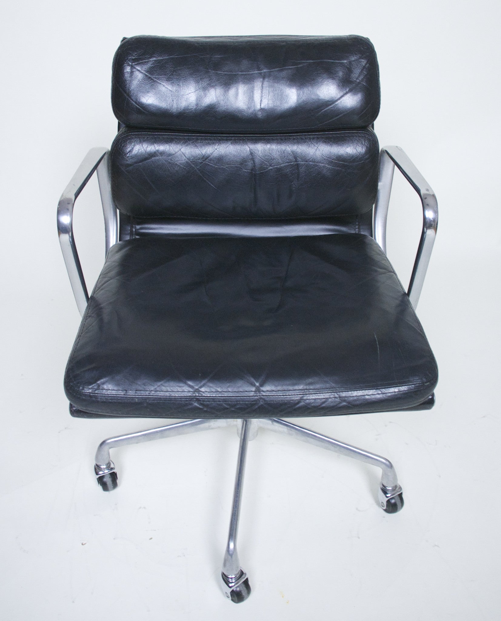 SOLD Eames Herman Miller Soft Pad Aluminum Group Chair Black Leather Set Of 4