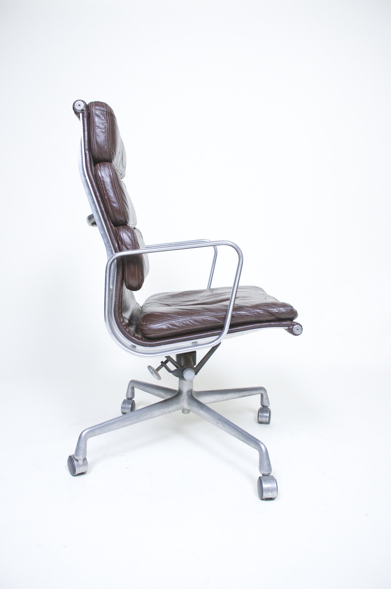 SOLD Eames Herman Miller 1970's Soft Pad Aluminum Group Executive Chair Brown