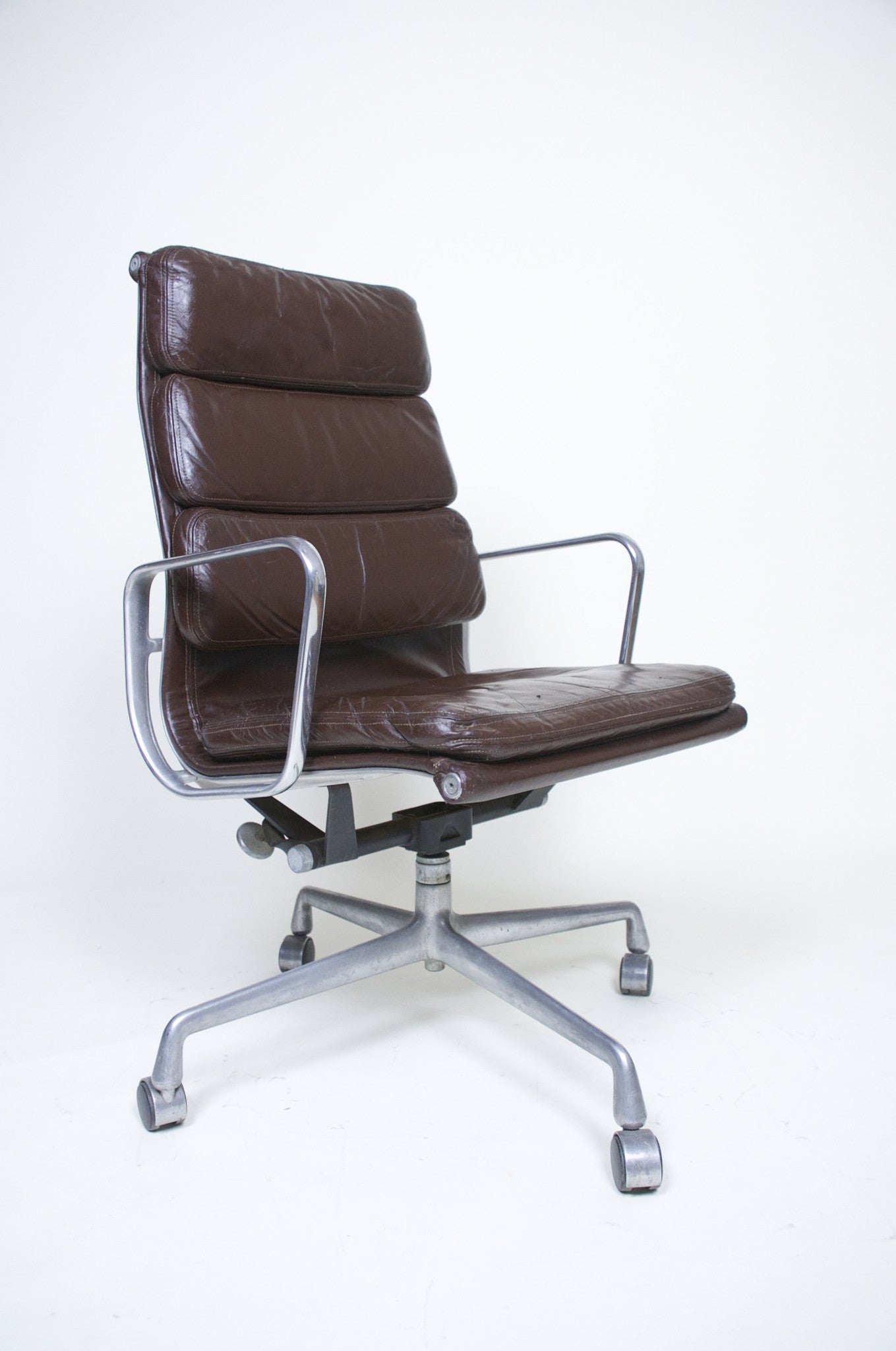 SOLD Eames Herman Miller 1970's Soft Pad Aluminum Group Executive Chair Brown