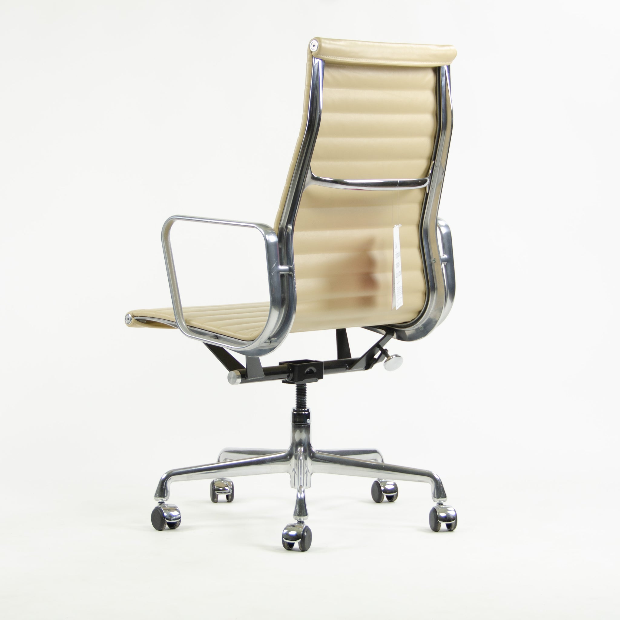 SOLD Herman Miller Eames Aluminum Group High Back Chair 2012 Creme MINT
