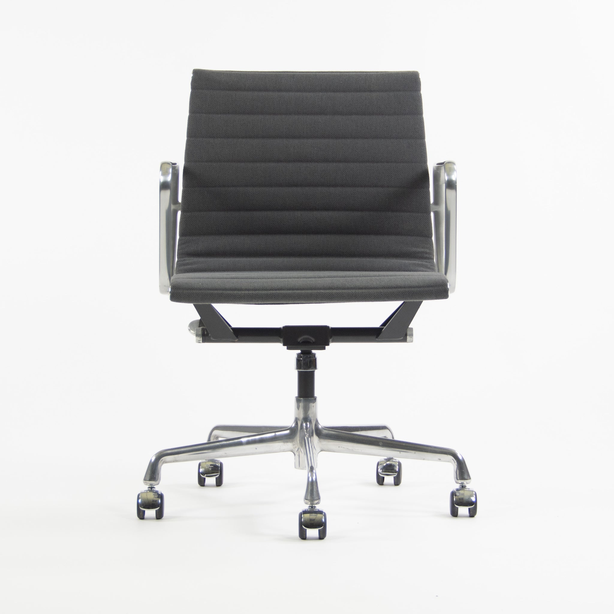 SOLD Herman Miller Eames Aluminum Group Management Desk Chair Gray Fabric 2009