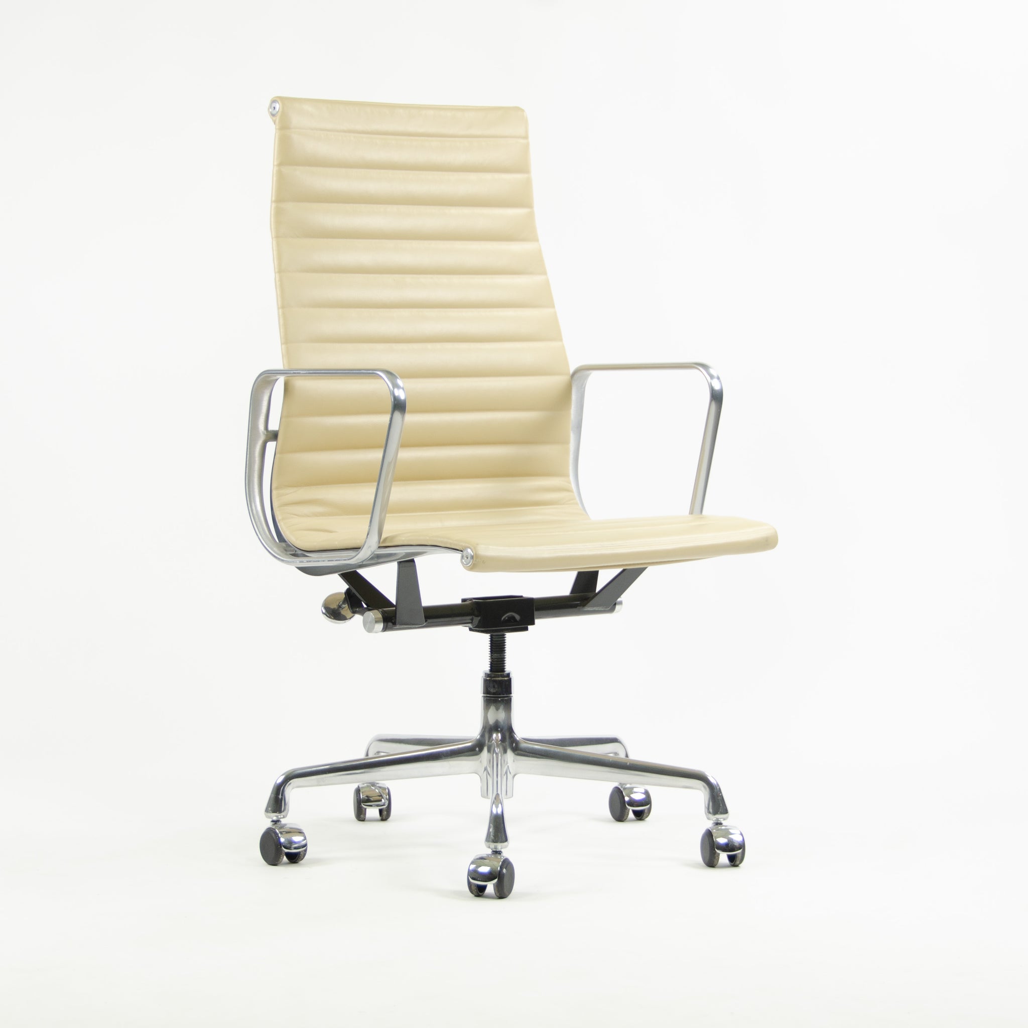 SOLD Herman Miller Eames Aluminum Group High Back Chair 2012 Creme MINT