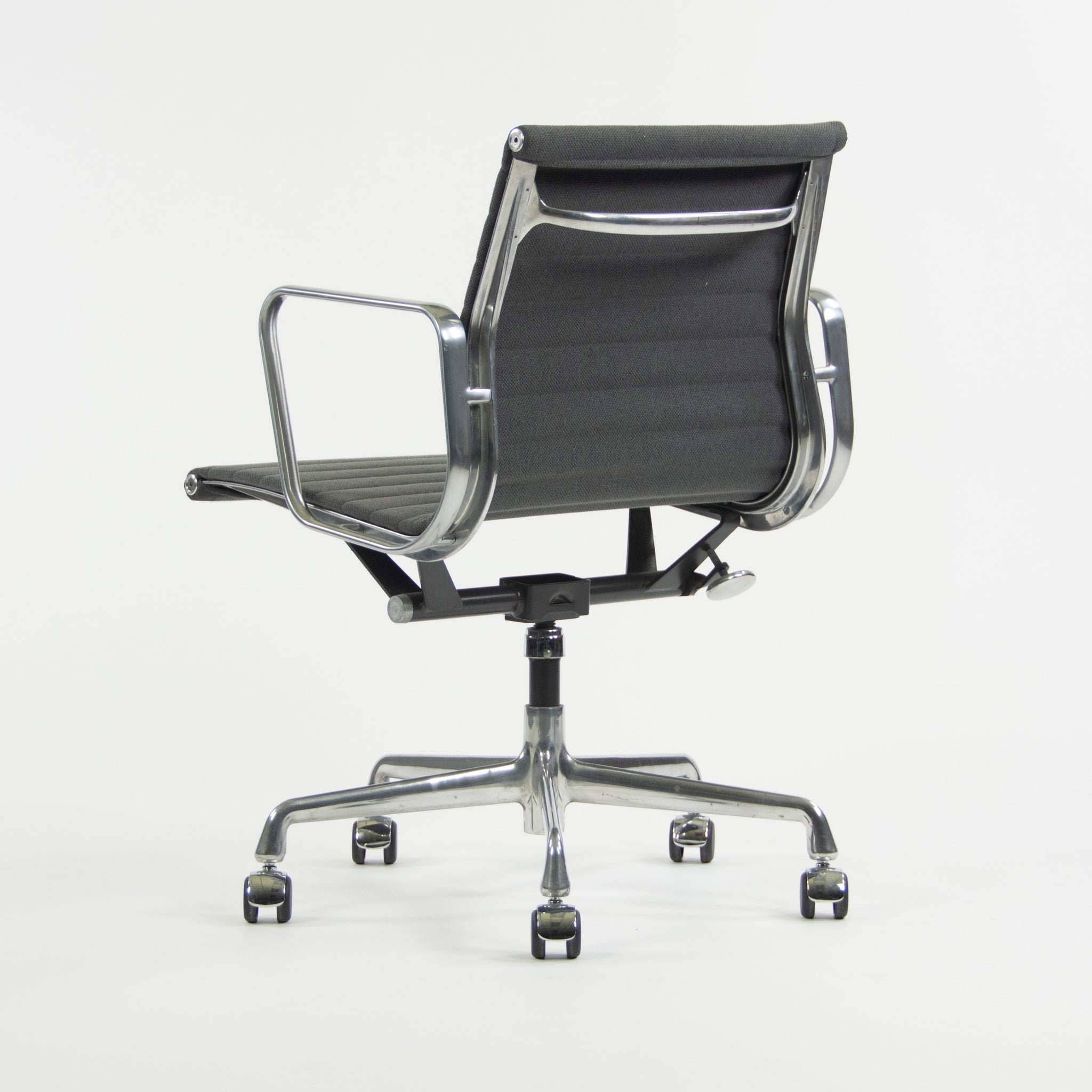 SOLD Herman Miller Eames Aluminum Group Management Desk Chair Gray Fabric 2009