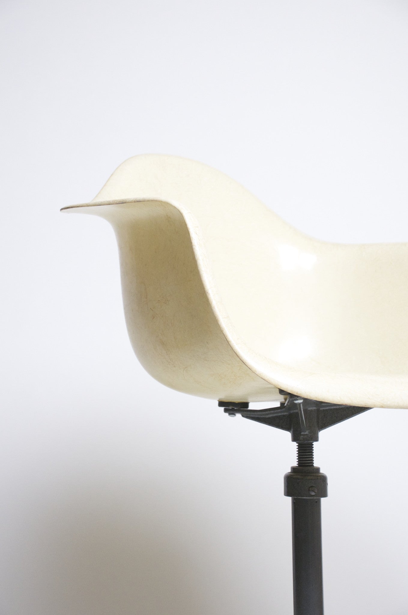 SOLD Rare Herman Miller Eames Fiberglass Drafting Arm Shell Chair 1950's vintage