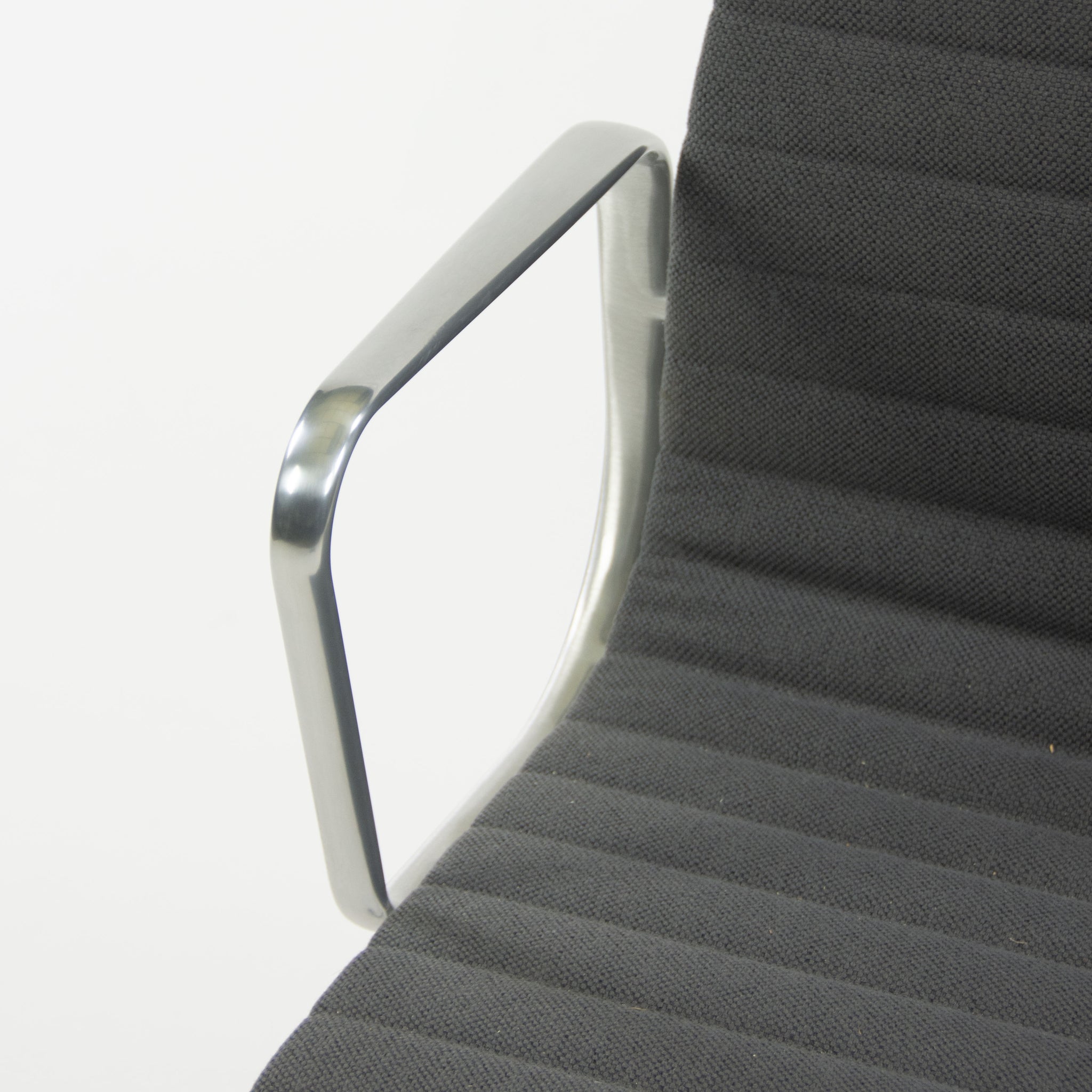 SOLD Herman Miller Eames Aluminum Group Management Desk Chair Gray Fabric 2009