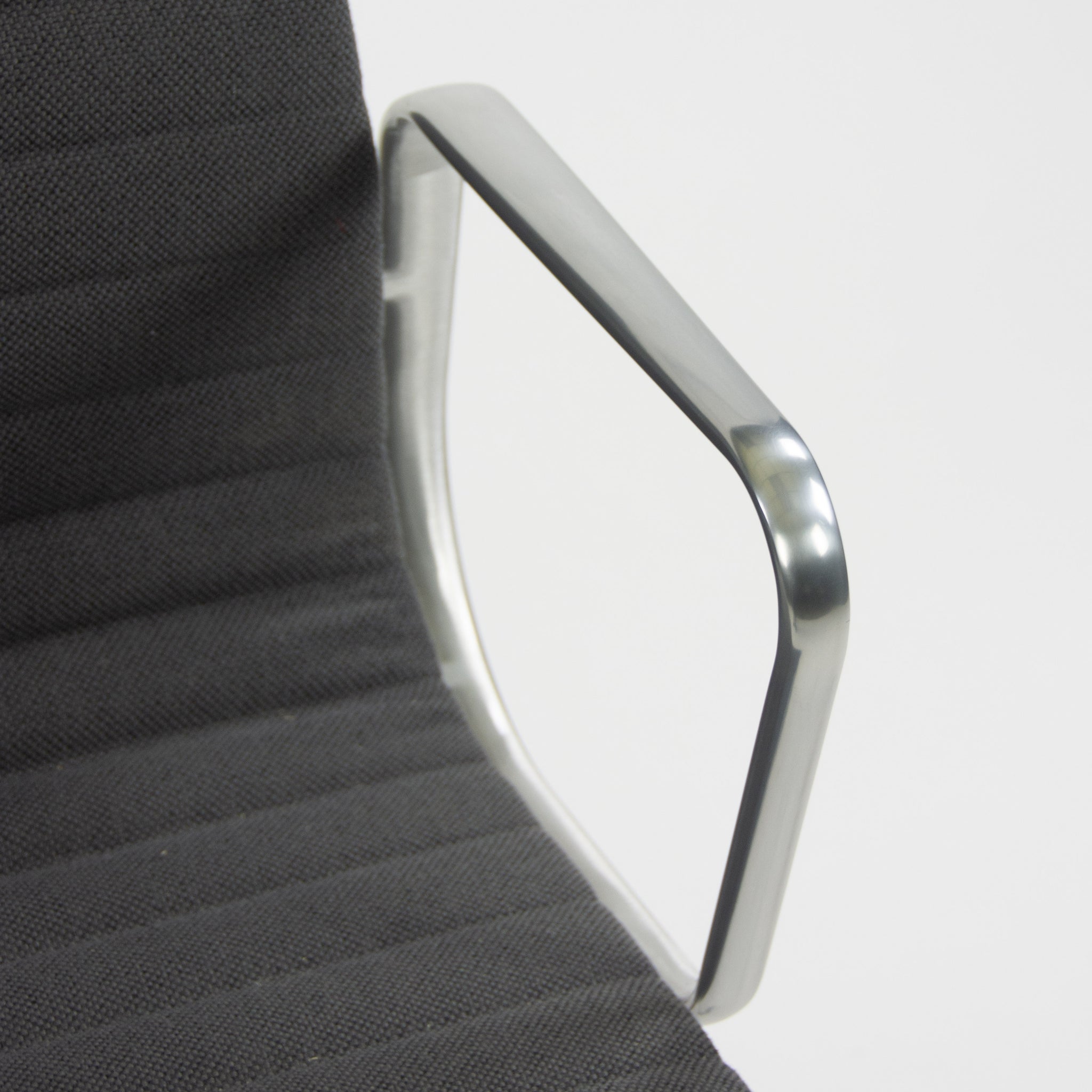 SOLD Herman Miller Eames Aluminum Group Management Desk Chair Gray Fabric 2009