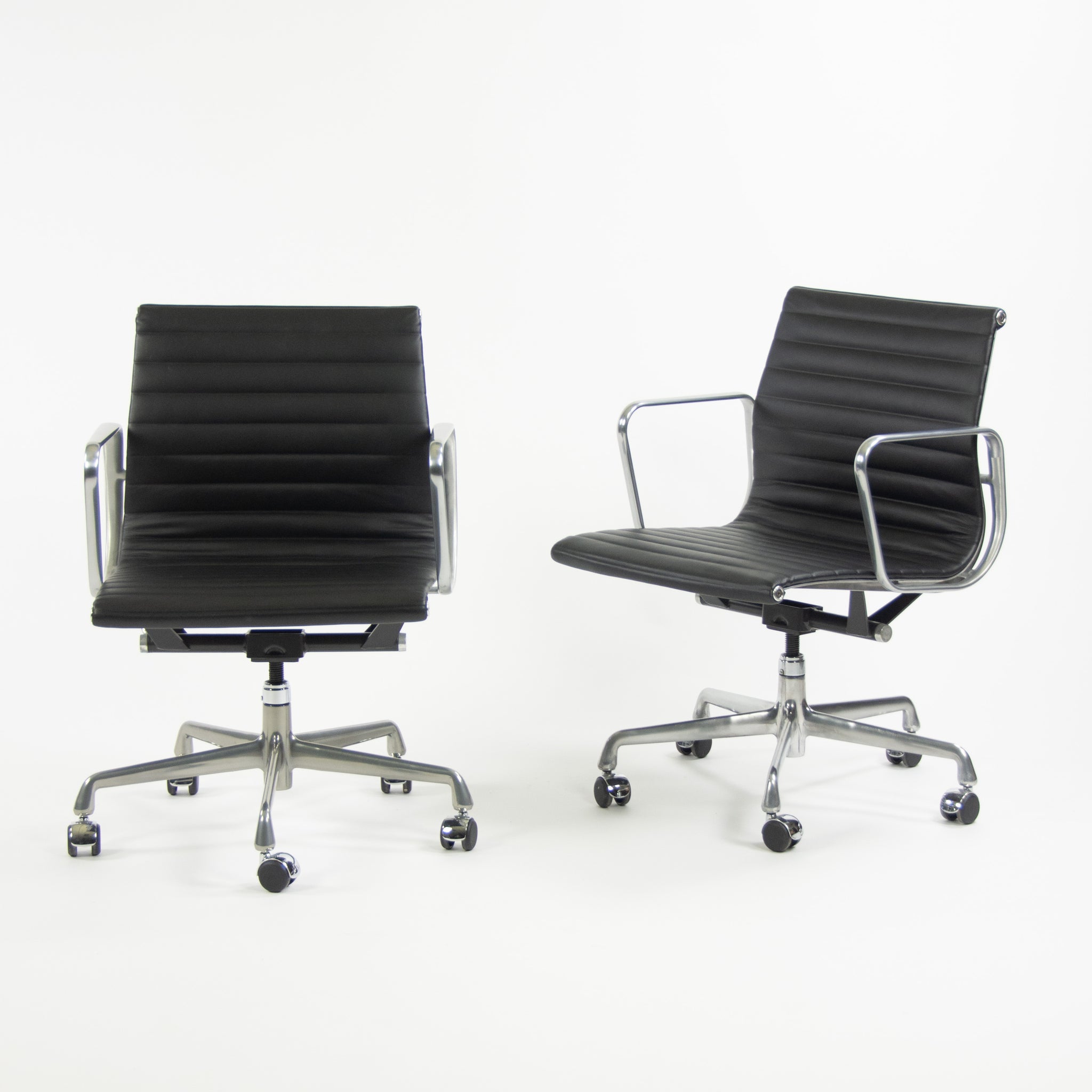SOLD Herman Miller Eames 2010's Low Aluminum Group Management Desk Chair Black Leather