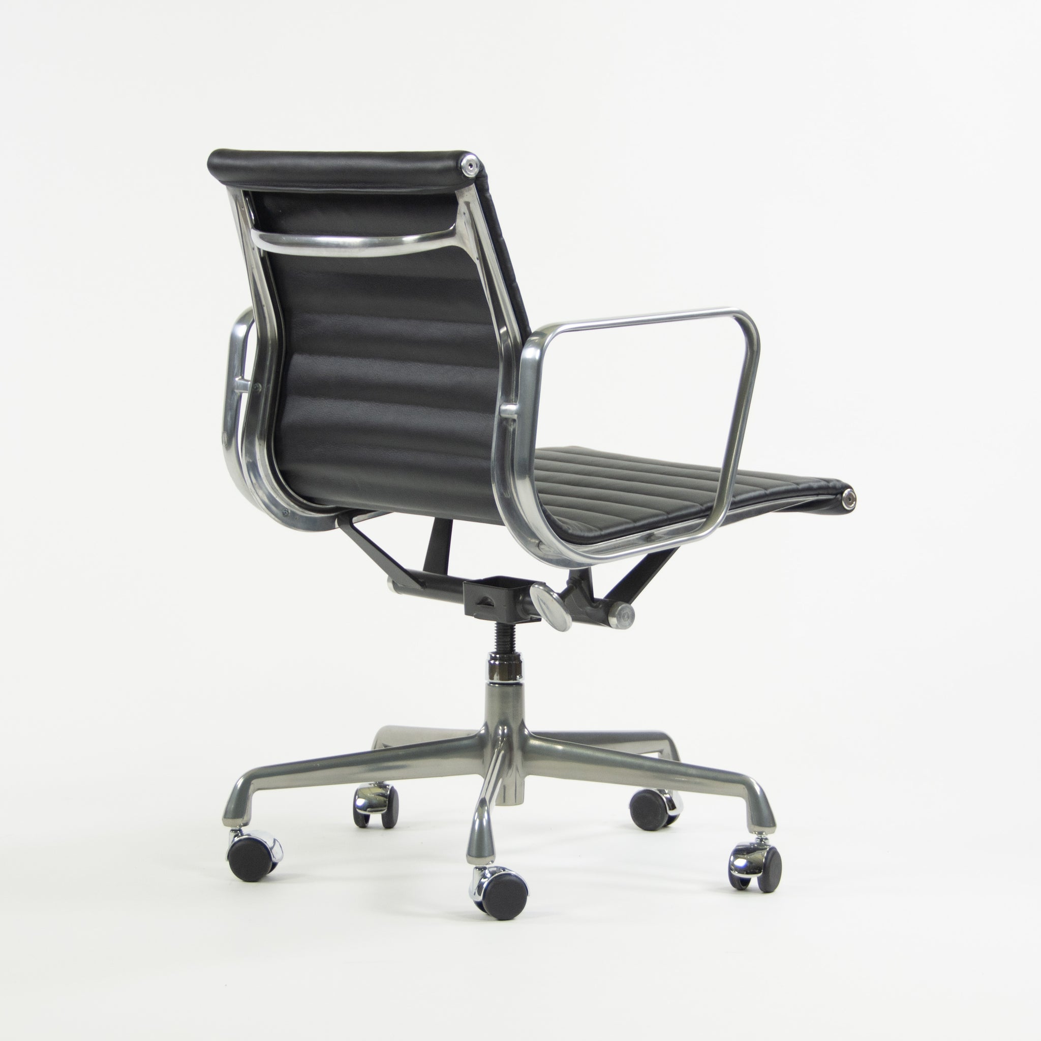 SOLD Herman Miller Eames 2010's Low Aluminum Group Management Desk Chair Black Leather